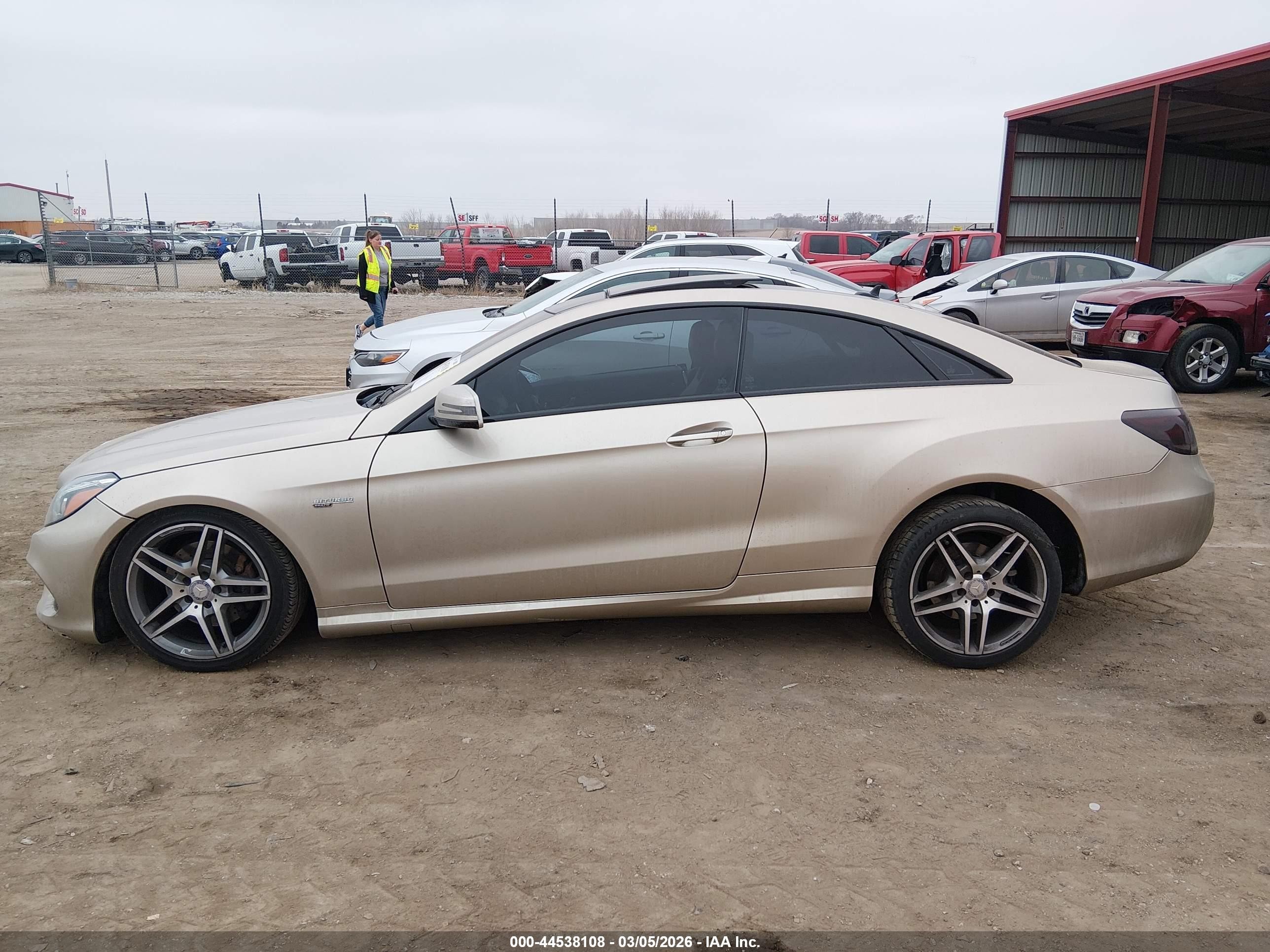 2017 Mercedes-benz E 400 4matic Gold vin: WDDKJ6HB9HF357089