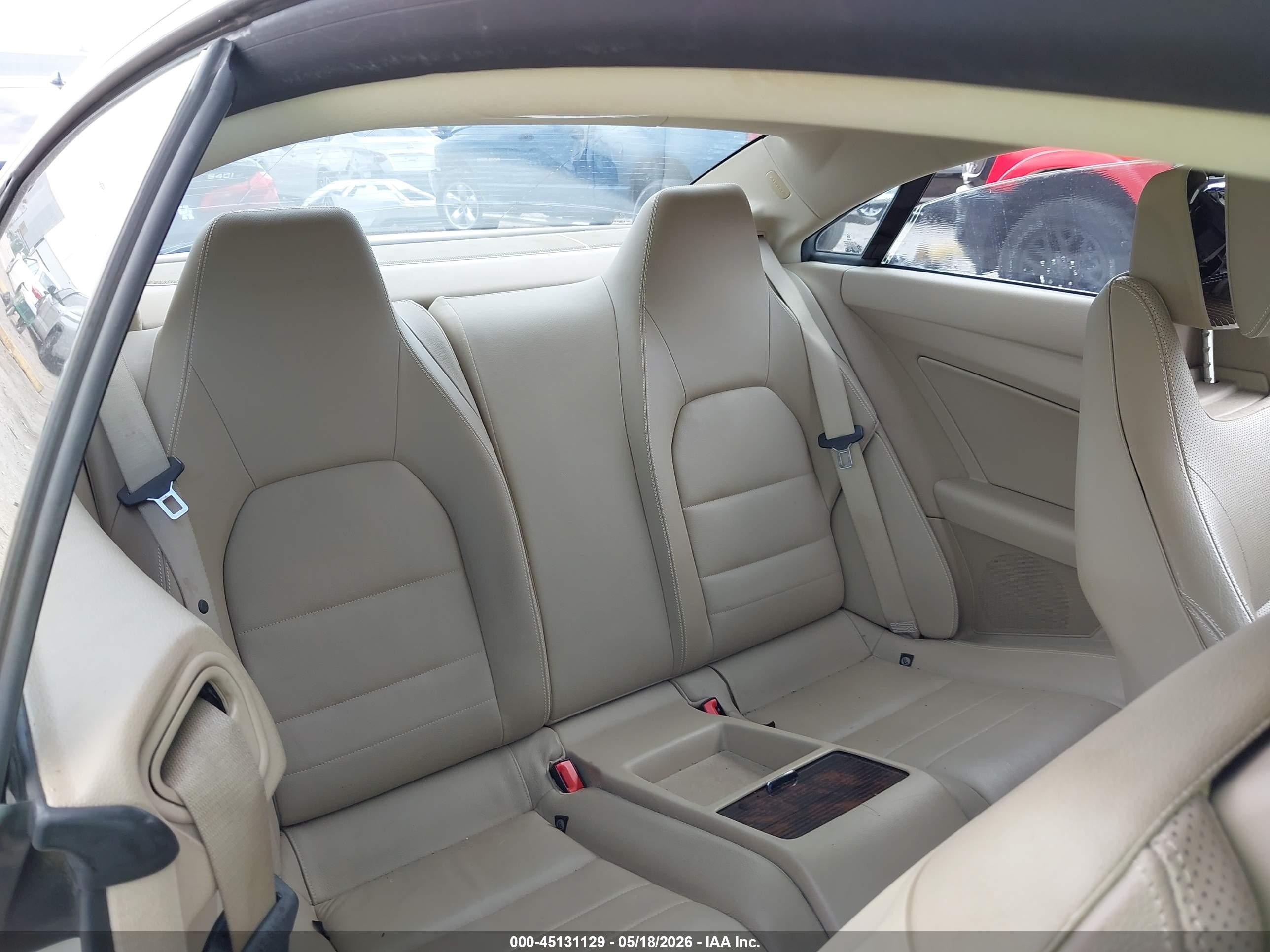 2010 Mercedes-benz E 550   White vin: WDDKJ7CB0AF010141