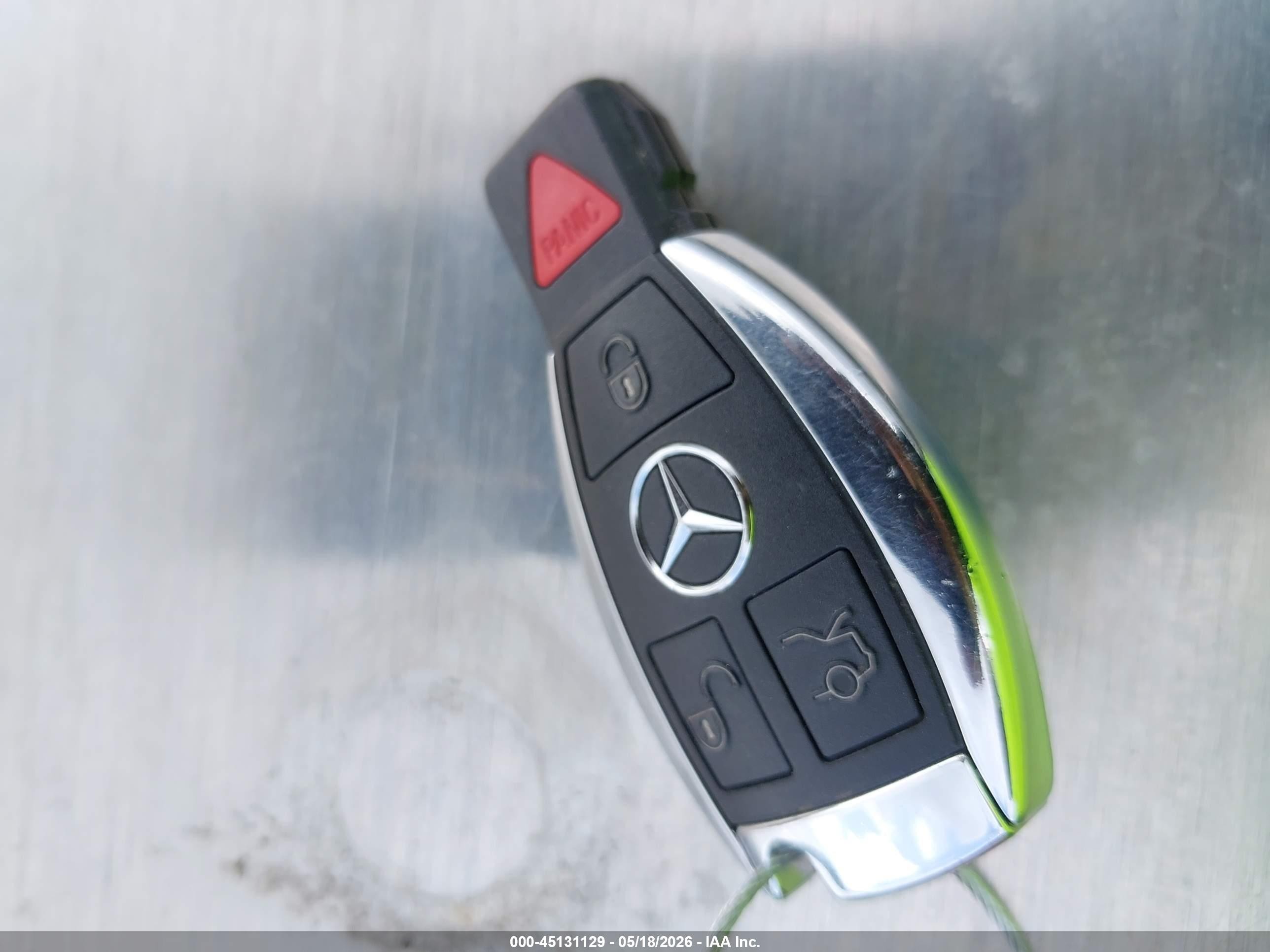 2010 Mercedes-benz E 550   White vin: WDDKJ7CB0AF010141