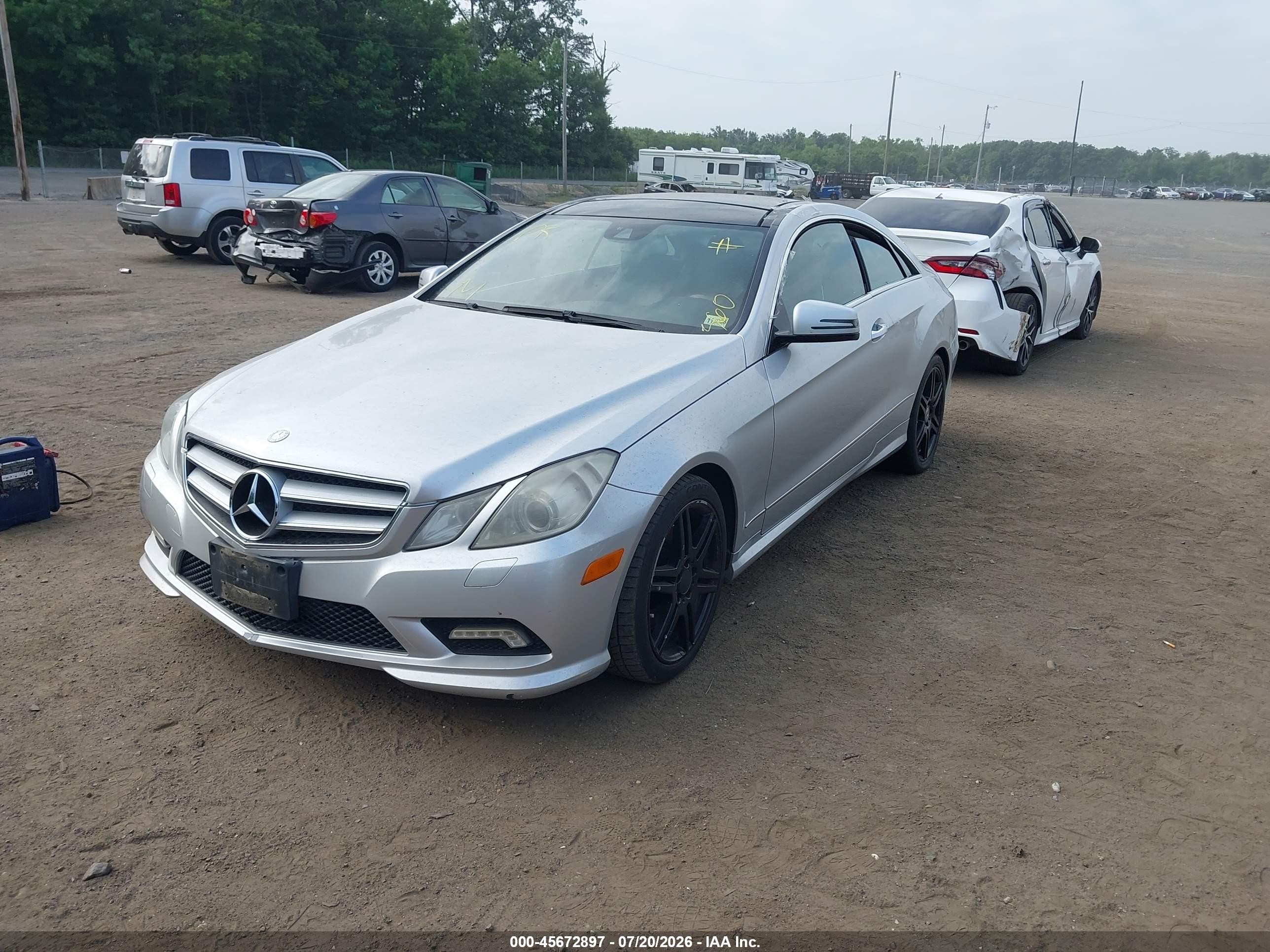 2010 Mercedes-benz E 550   Silver vin: WDDKJ7CB0AF034083