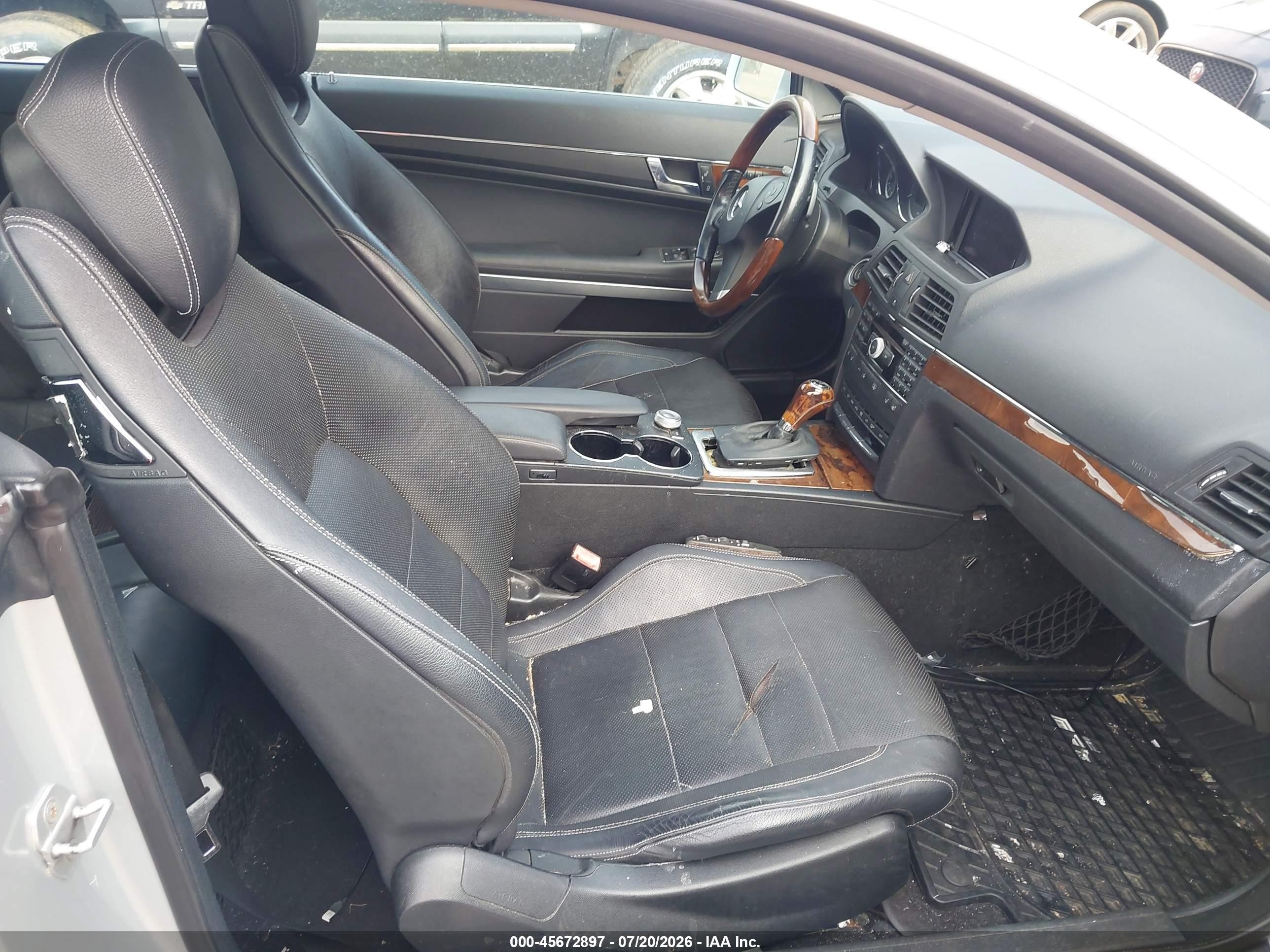 2010 Mercedes-benz E 550   Silver vin: WDDKJ7CB0AF034083