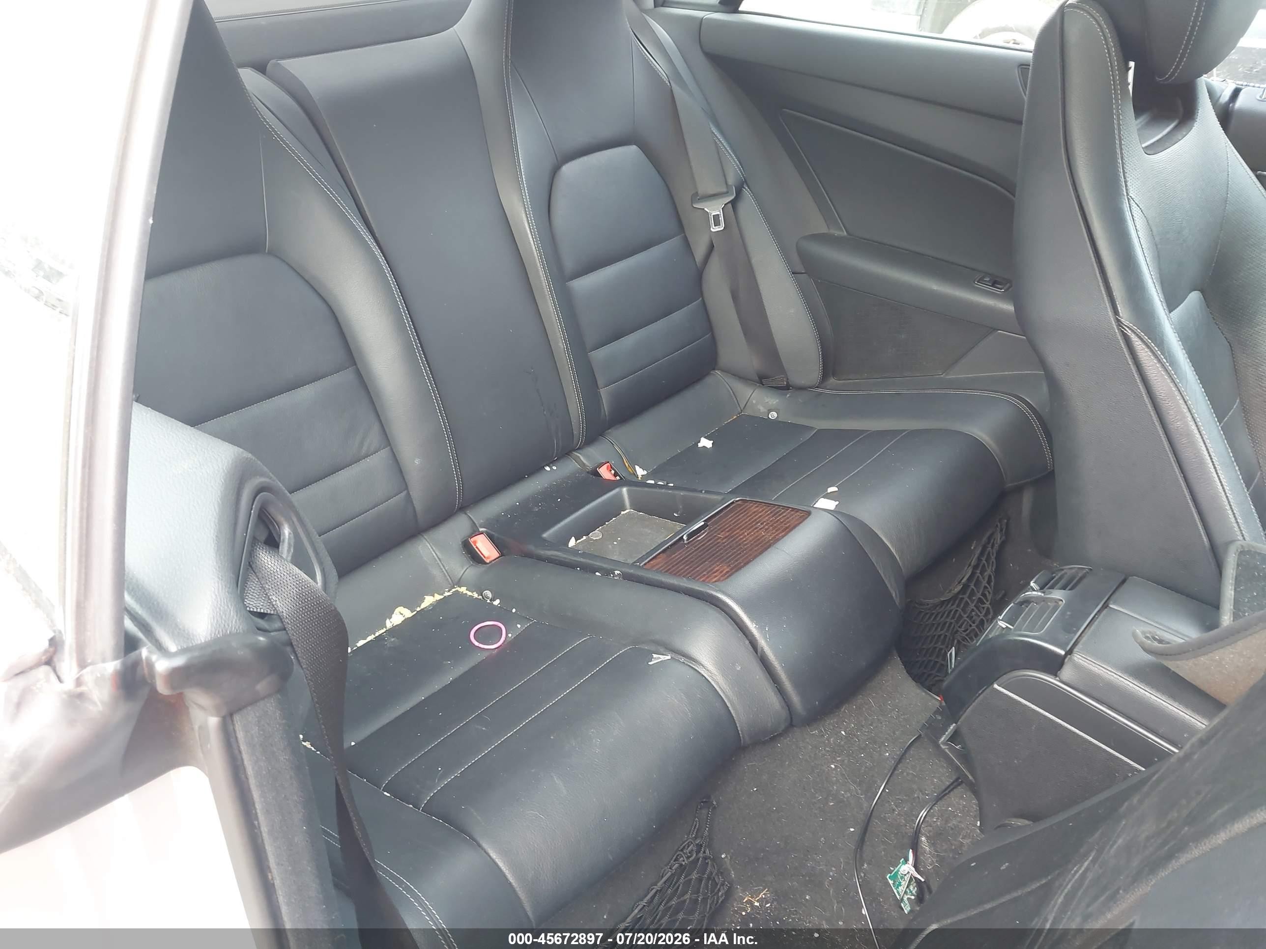 2010 Mercedes-benz E 550   Silver vin: WDDKJ7CB0AF034083