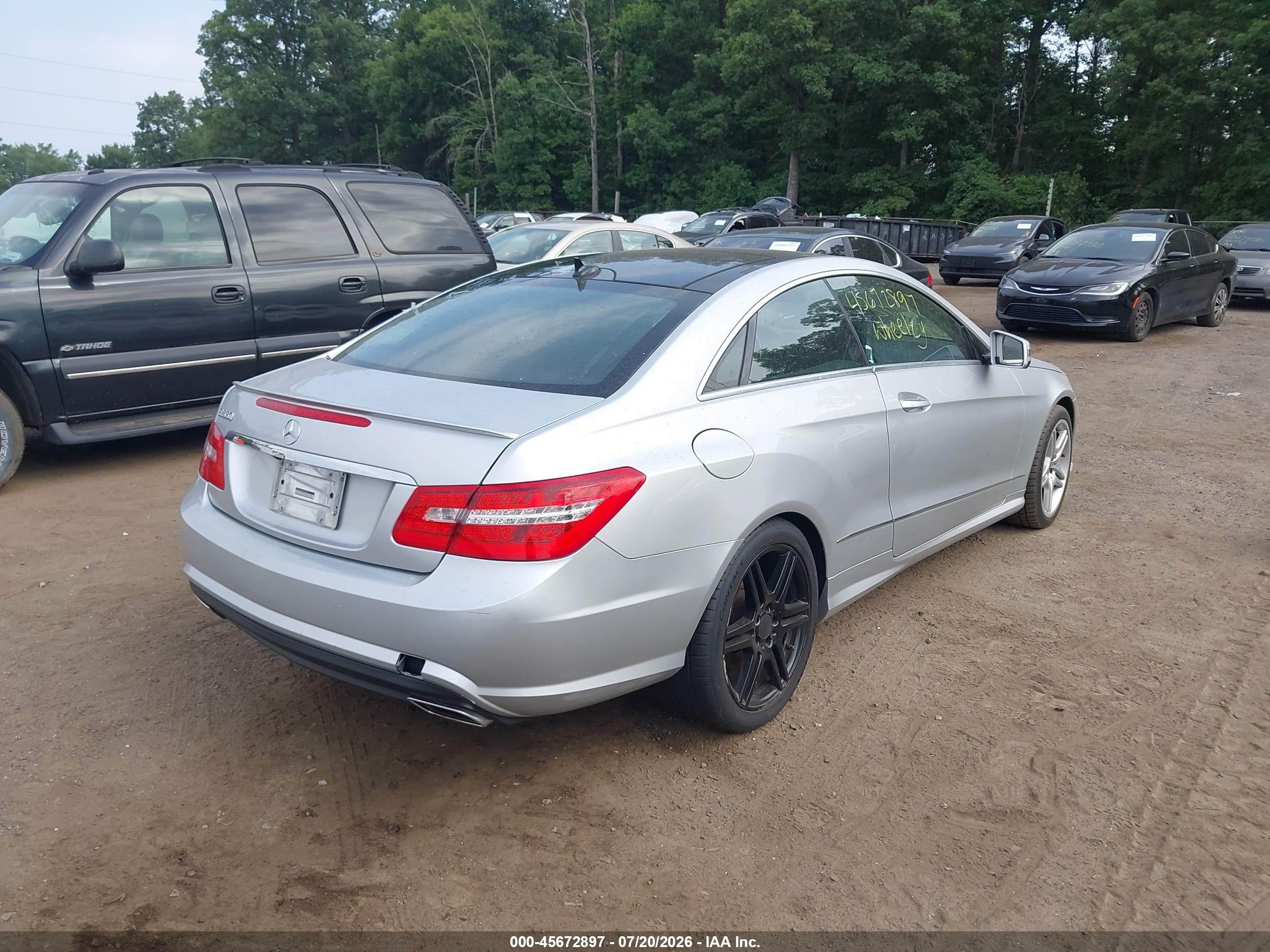 2010 Mercedes-benz E 550   Silver vin: WDDKJ7CB0AF034083