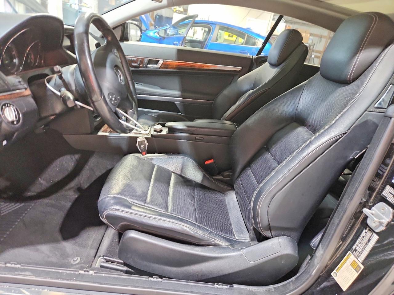 2010 Mercedes-benz E 550 Black vin: WDDKJ7CB1AF020127
