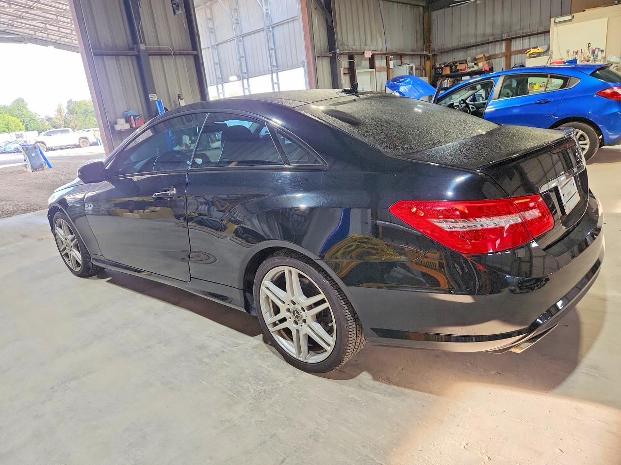2010 Mercedes-benz E 550 Black vin: WDDKJ7CB1AF020127