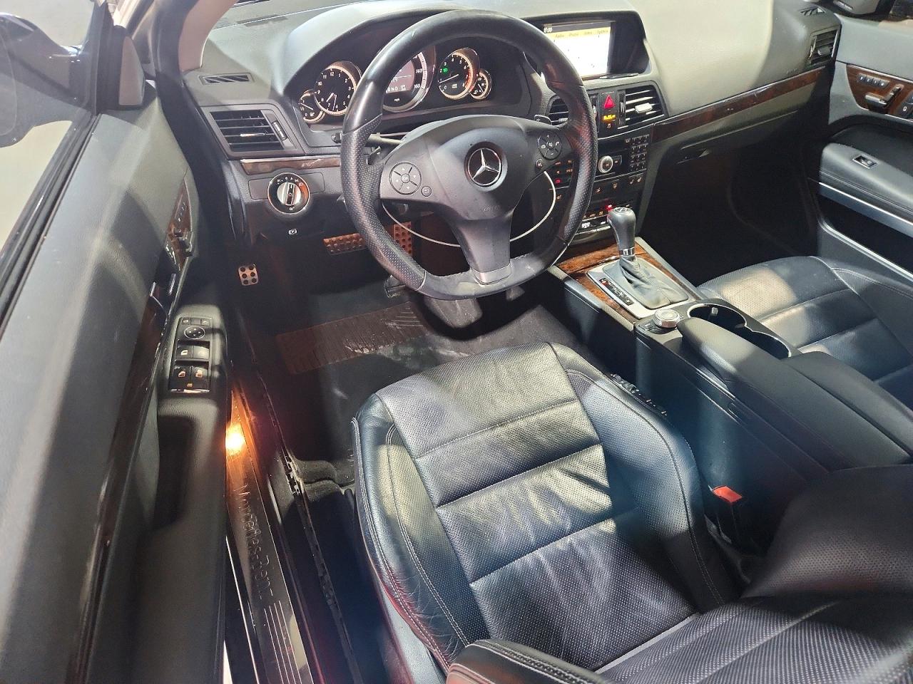 2010 Mercedes-benz E 550 Black vin: WDDKJ7CB1AF020127