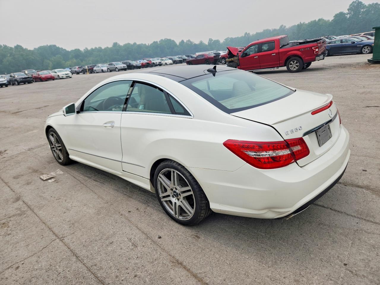 2010 Mercedes-benz E 550 White vin: WDDKJ7CB1AF043598