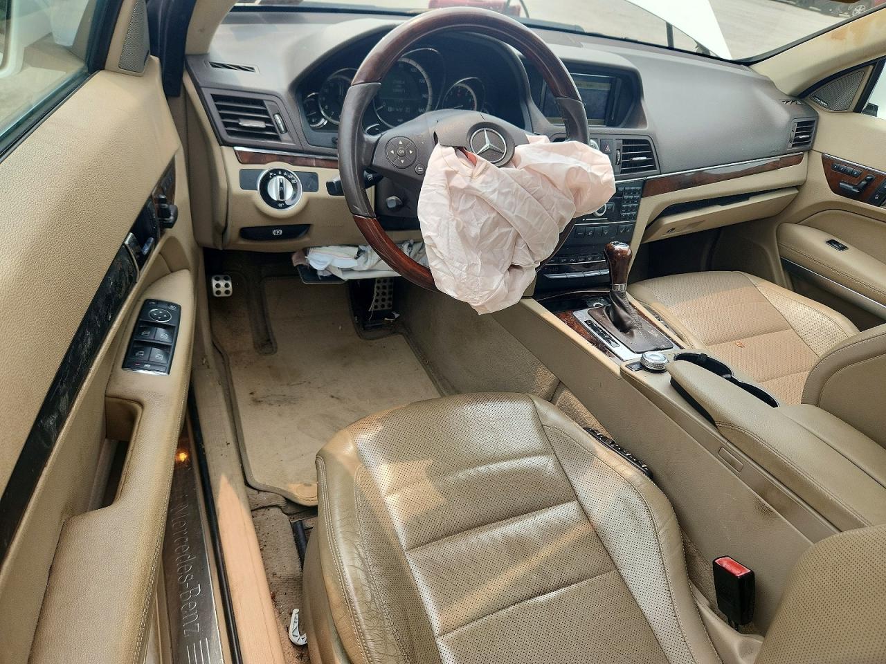 2010 Mercedes-benz E 550 White vin: WDDKJ7CB1AF043598