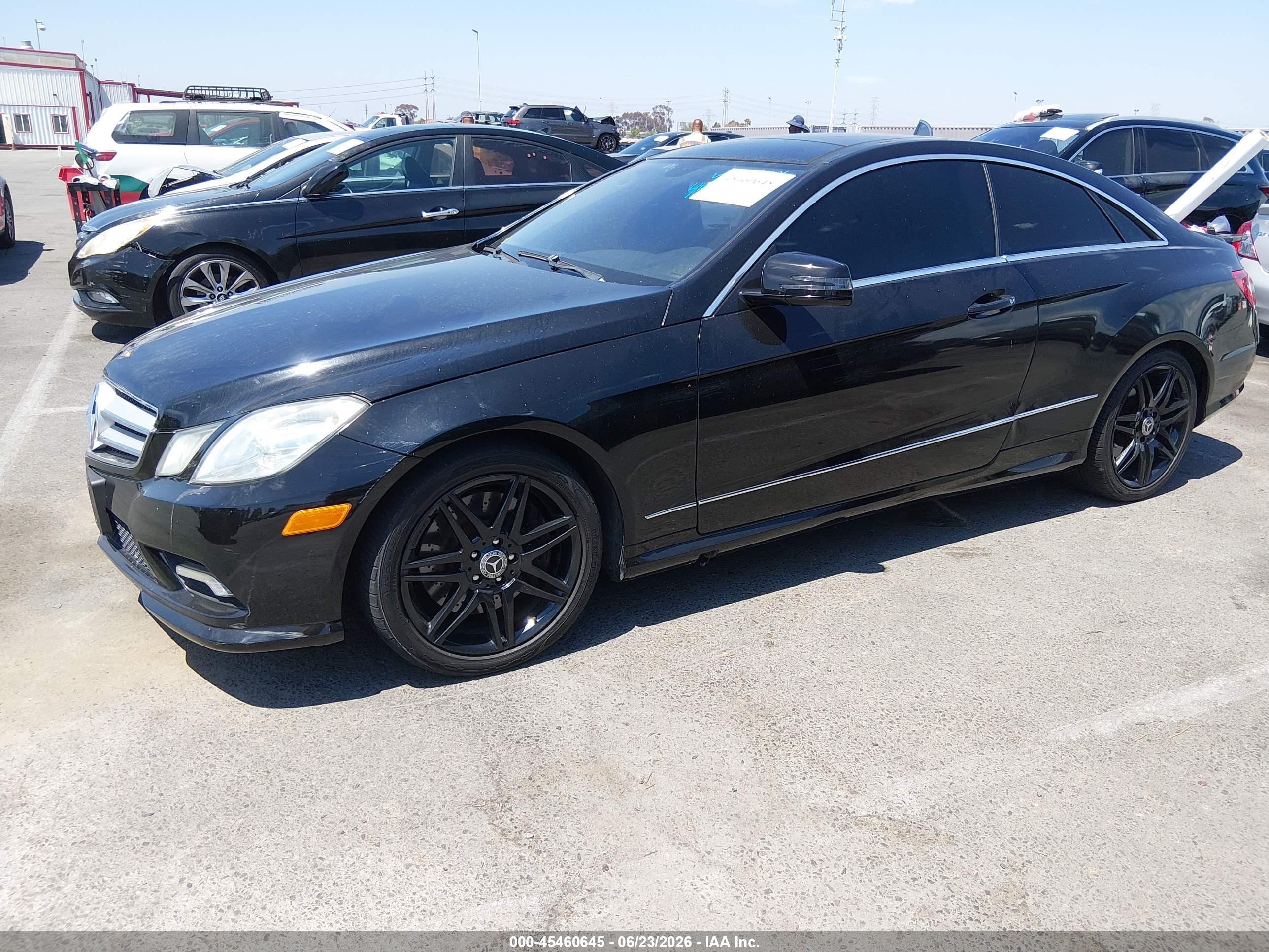 2011 Mercedes-benz E 550 Черный vin: WDDKJ7CB1BF120424