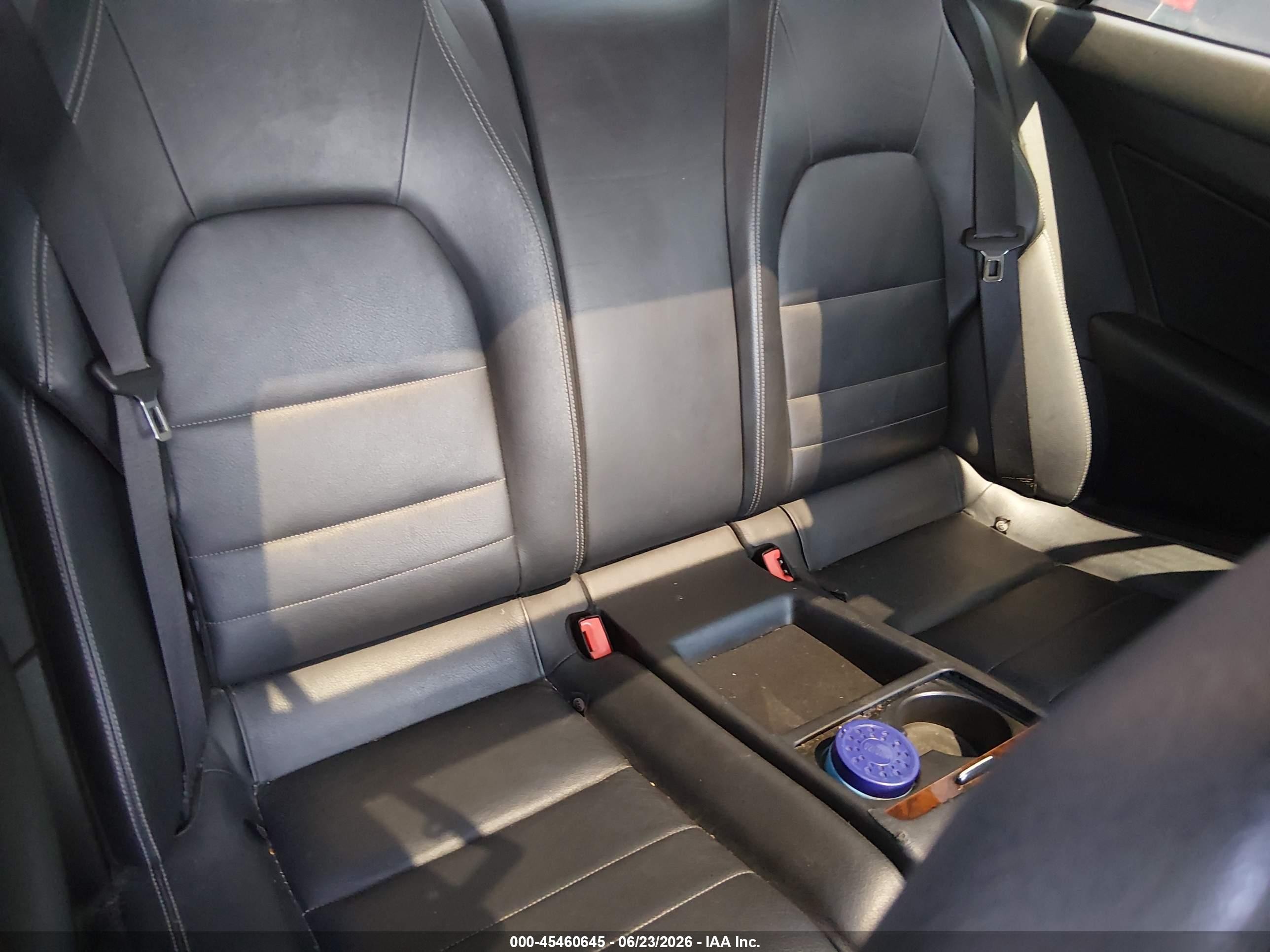 2011 Mercedes-benz E 550 Черный vin: WDDKJ7CB1BF120424