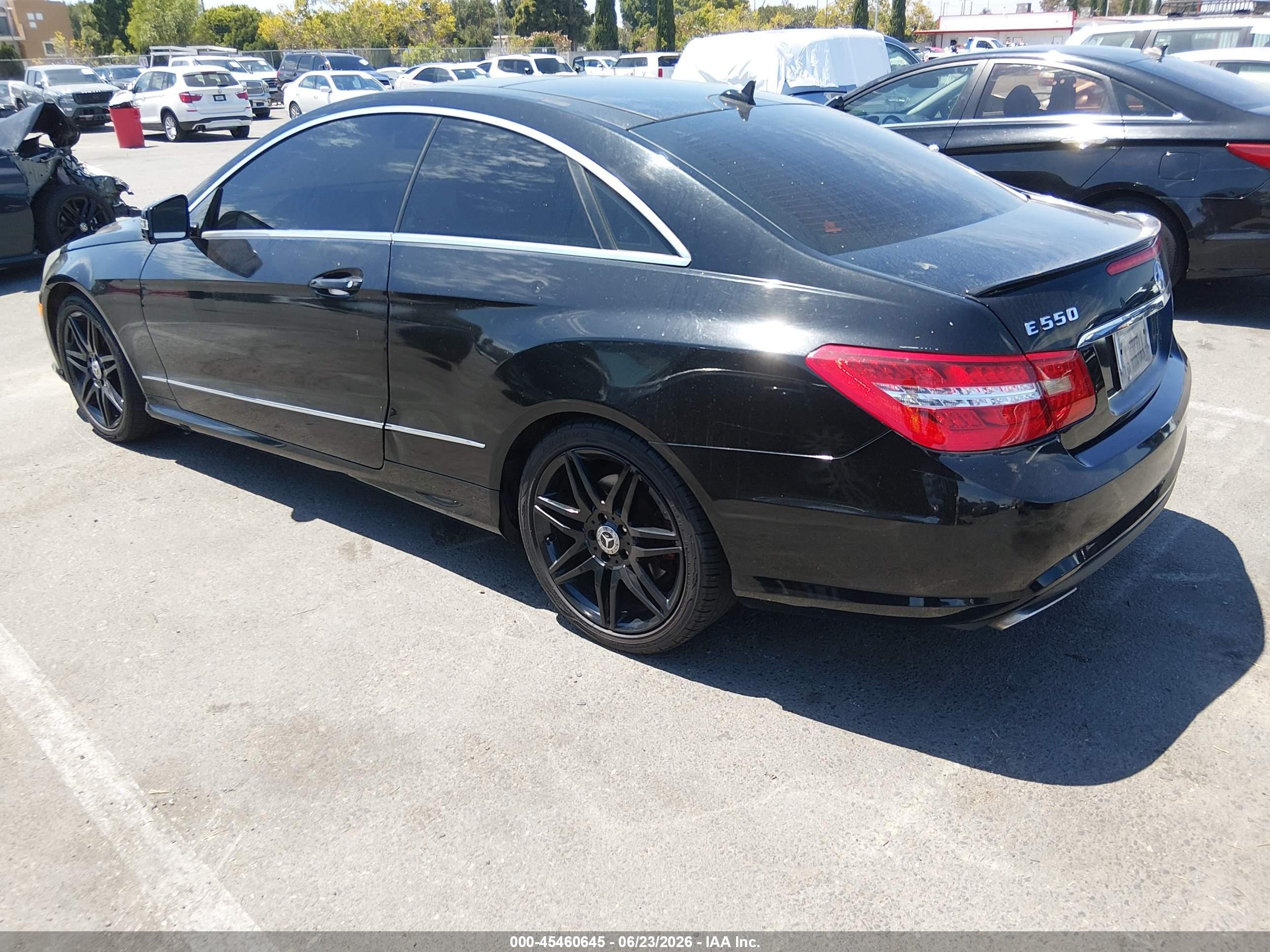 2011 Mercedes-benz E 550 Черный vin: WDDKJ7CB1BF120424