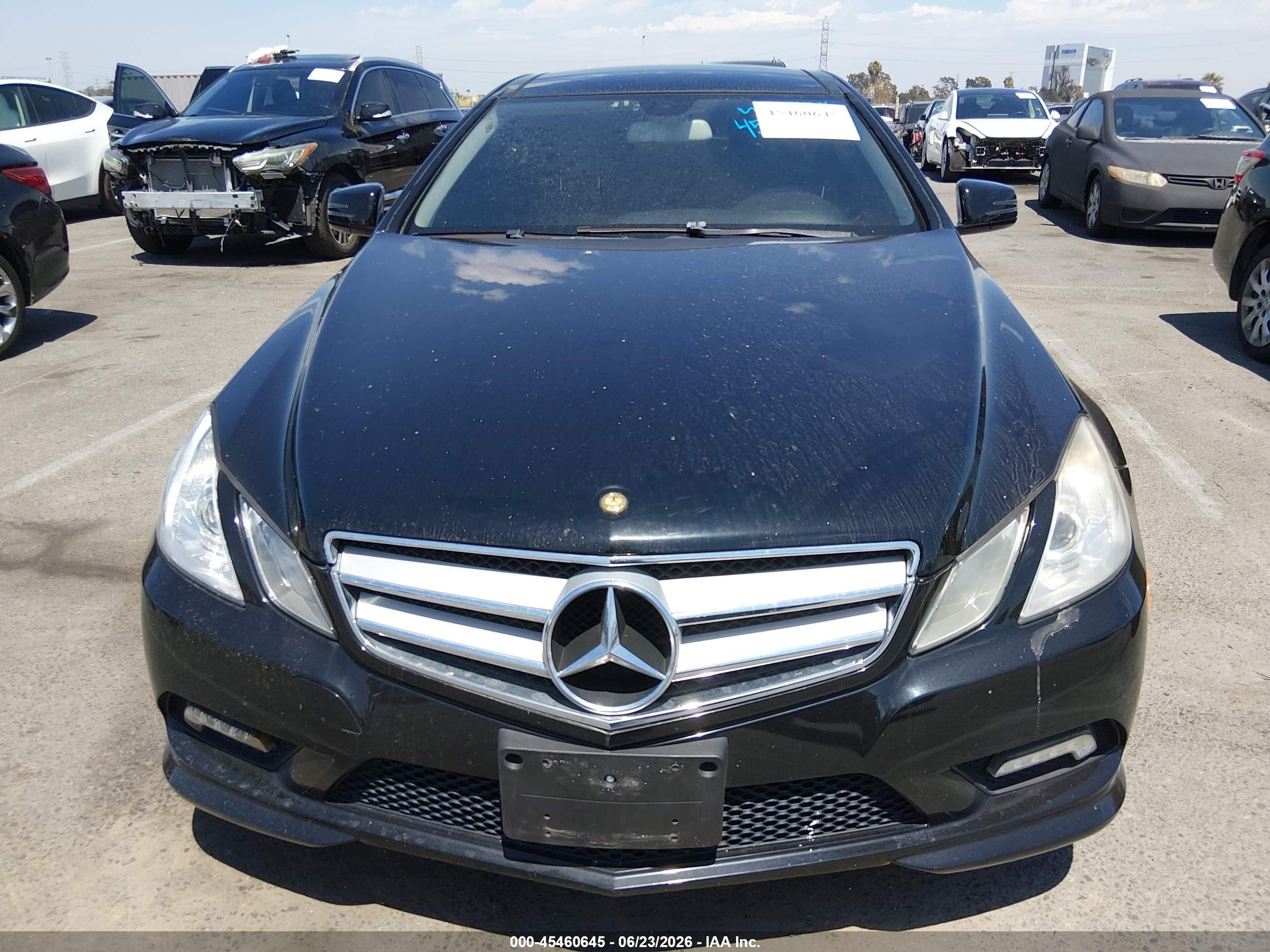 2011 Mercedes-benz E 550 Черный vin: WDDKJ7CB1BF120424