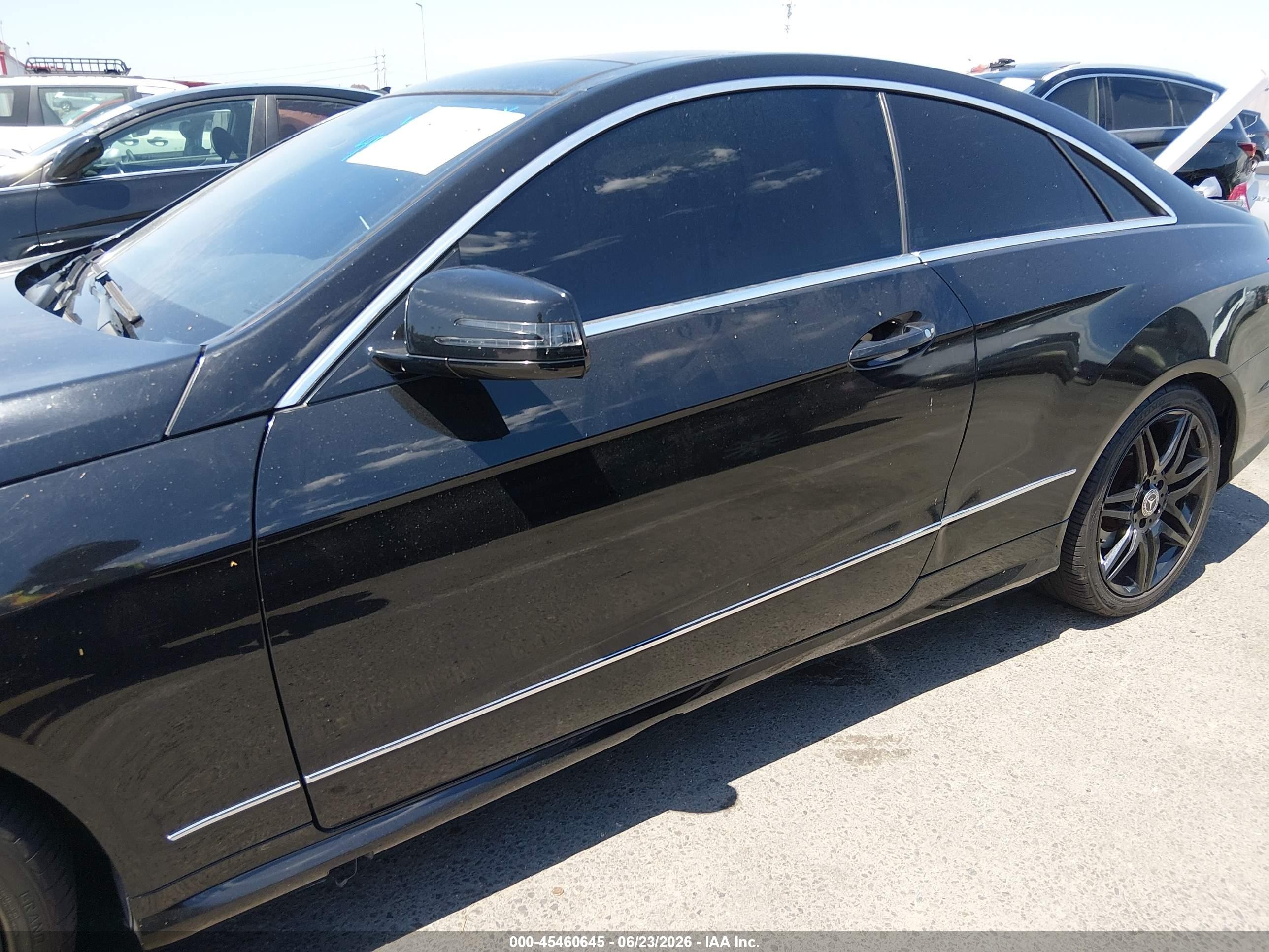 2011 Mercedes-benz E 550 Черный vin: WDDKJ7CB1BF120424