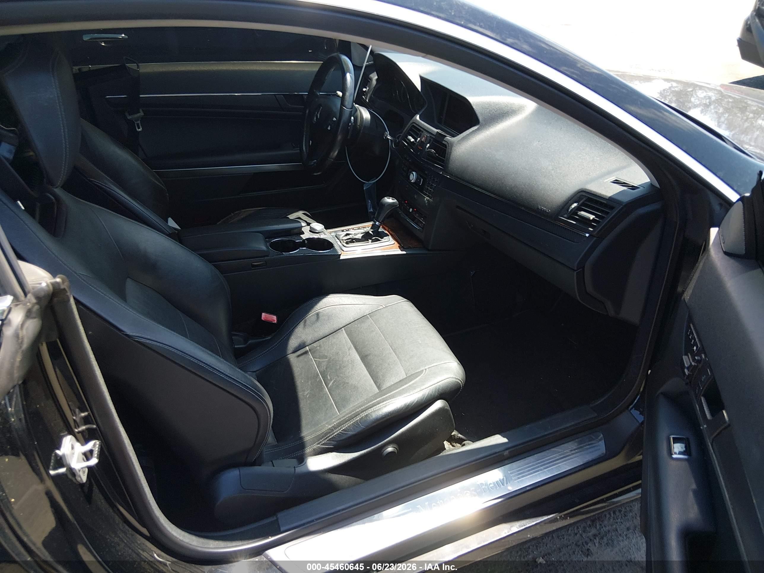 2011 Mercedes-benz E 550 Черный vin: WDDKJ7CB1BF120424