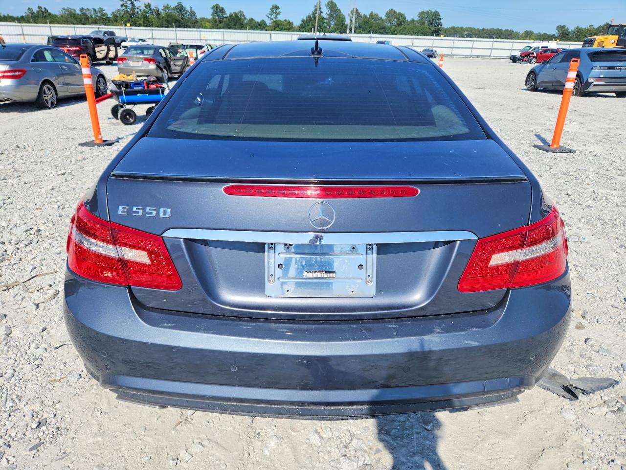 2010 Mercedes-benz E 550 Gray vin: WDDKJ7CB2AF049538