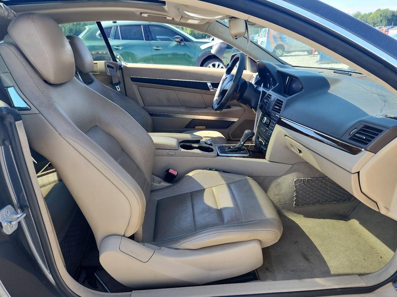 2010 Mercedes-benz E 550 Gray vin: WDDKJ7CB2AF049538
