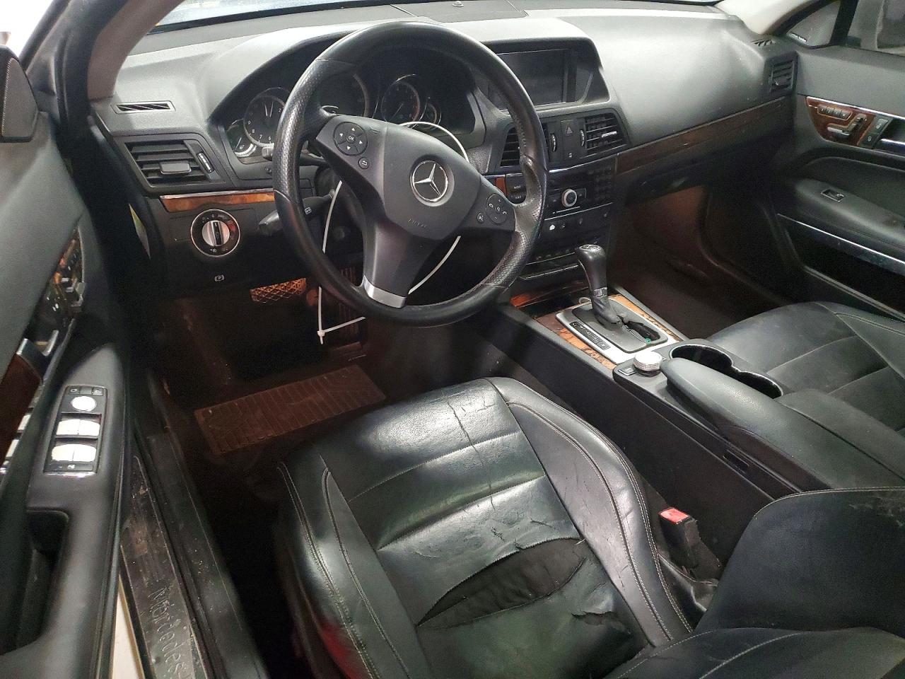 2010 Mercedes-benz E 550 White vin: WDDKJ7CB5AF004450