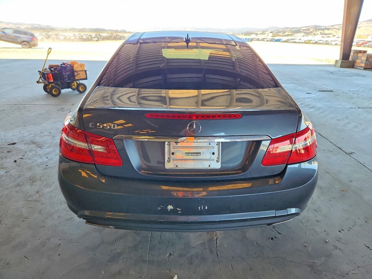 2010 Mercedes-benz E 550 Gray vin: WDDKJ7CB5AF048481