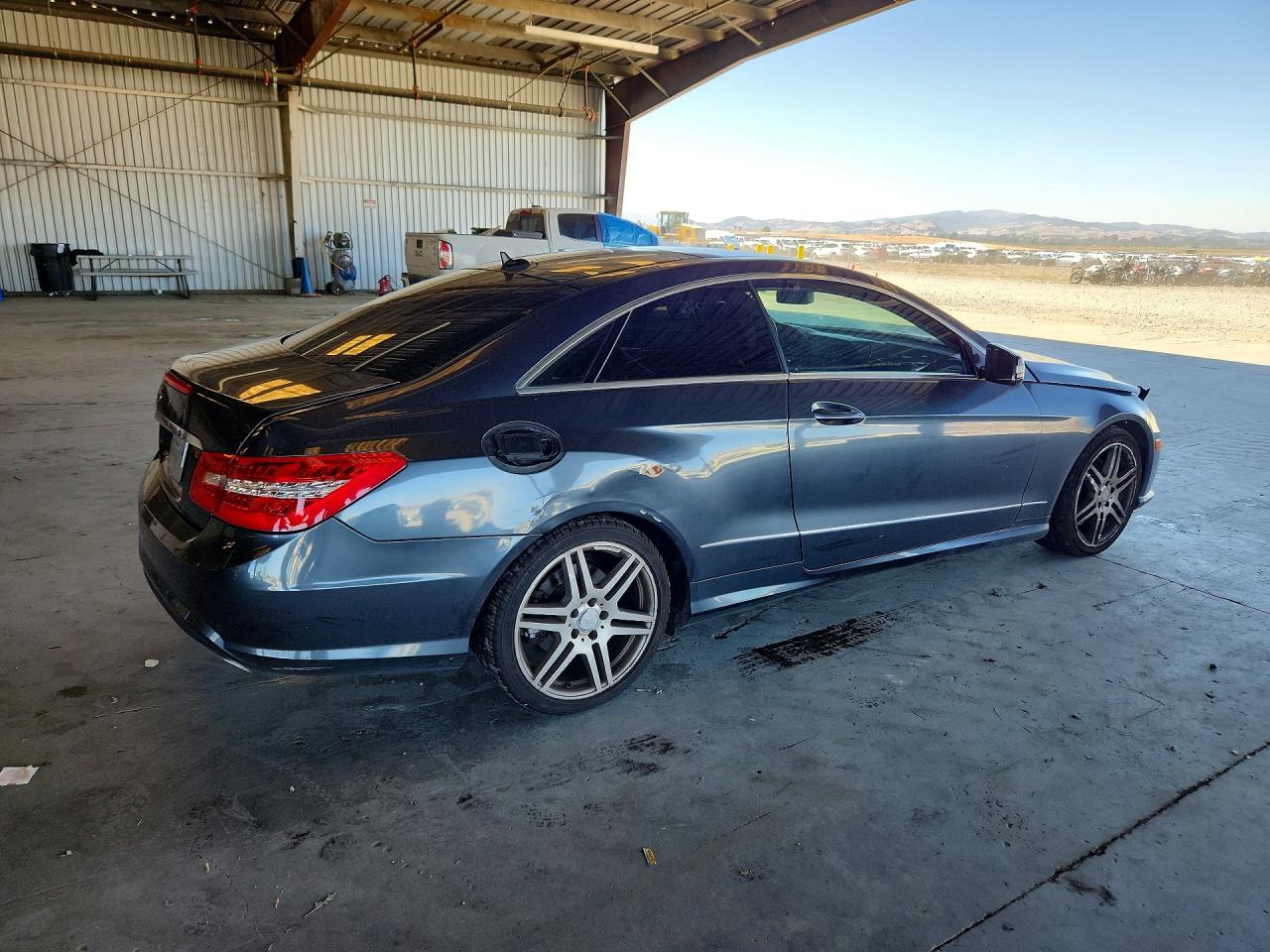 2010 Mercedes-benz E 550 Gray vin: WDDKJ7CB5AF048481