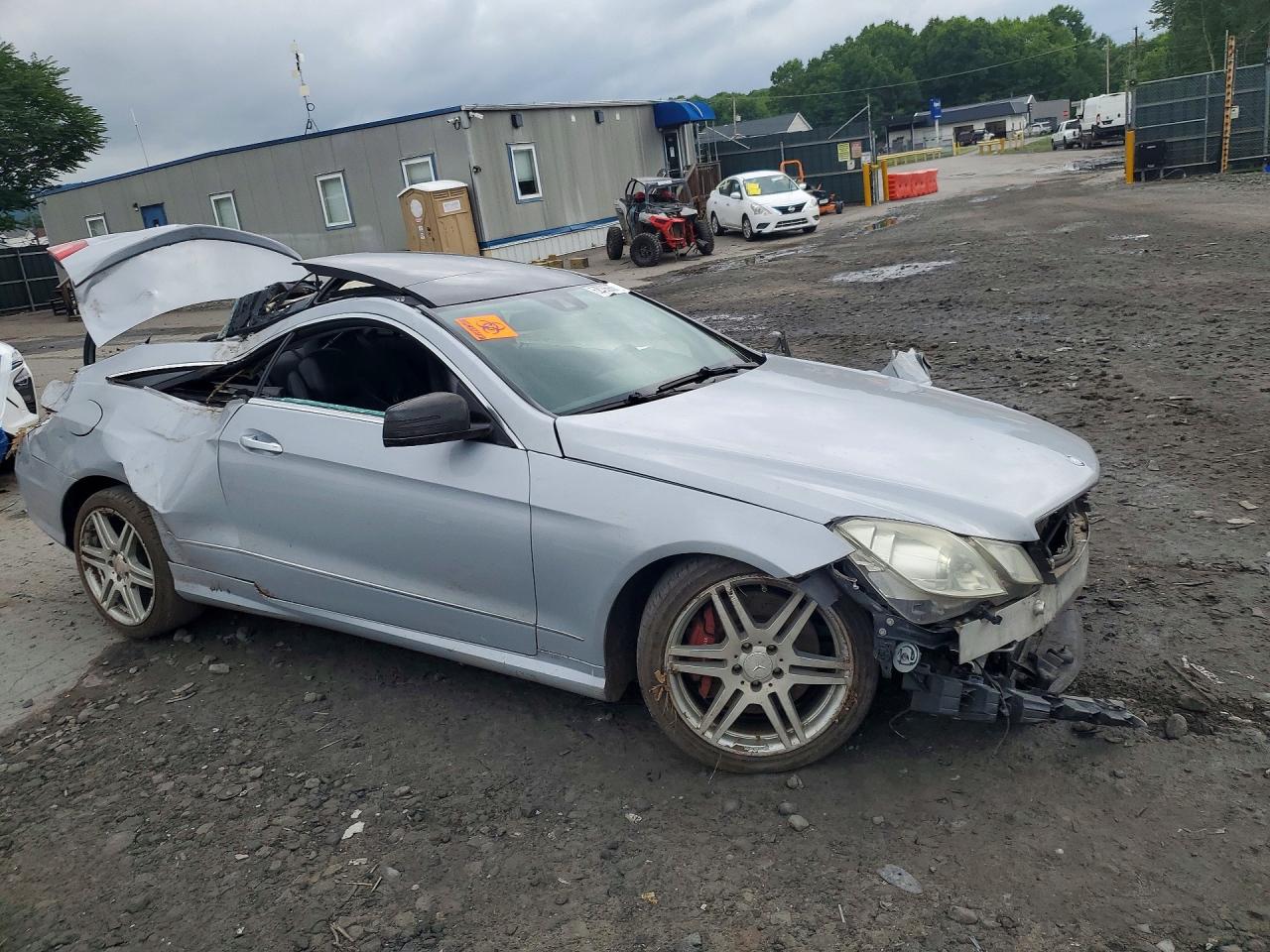 2010 Mercedes-benz E 550 Silver vin: WDDKJ7CB6AF037893