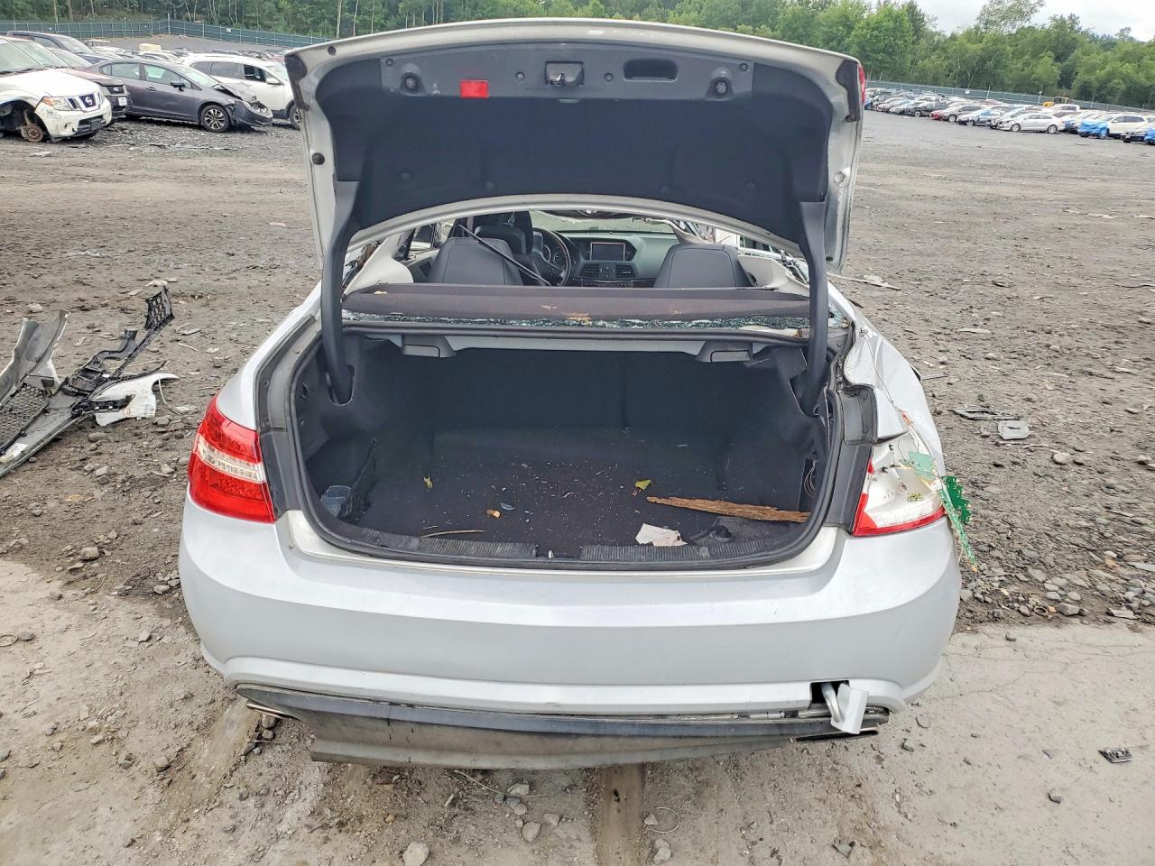 2010 Mercedes-benz E 550 Silver vin: WDDKJ7CB6AF037893