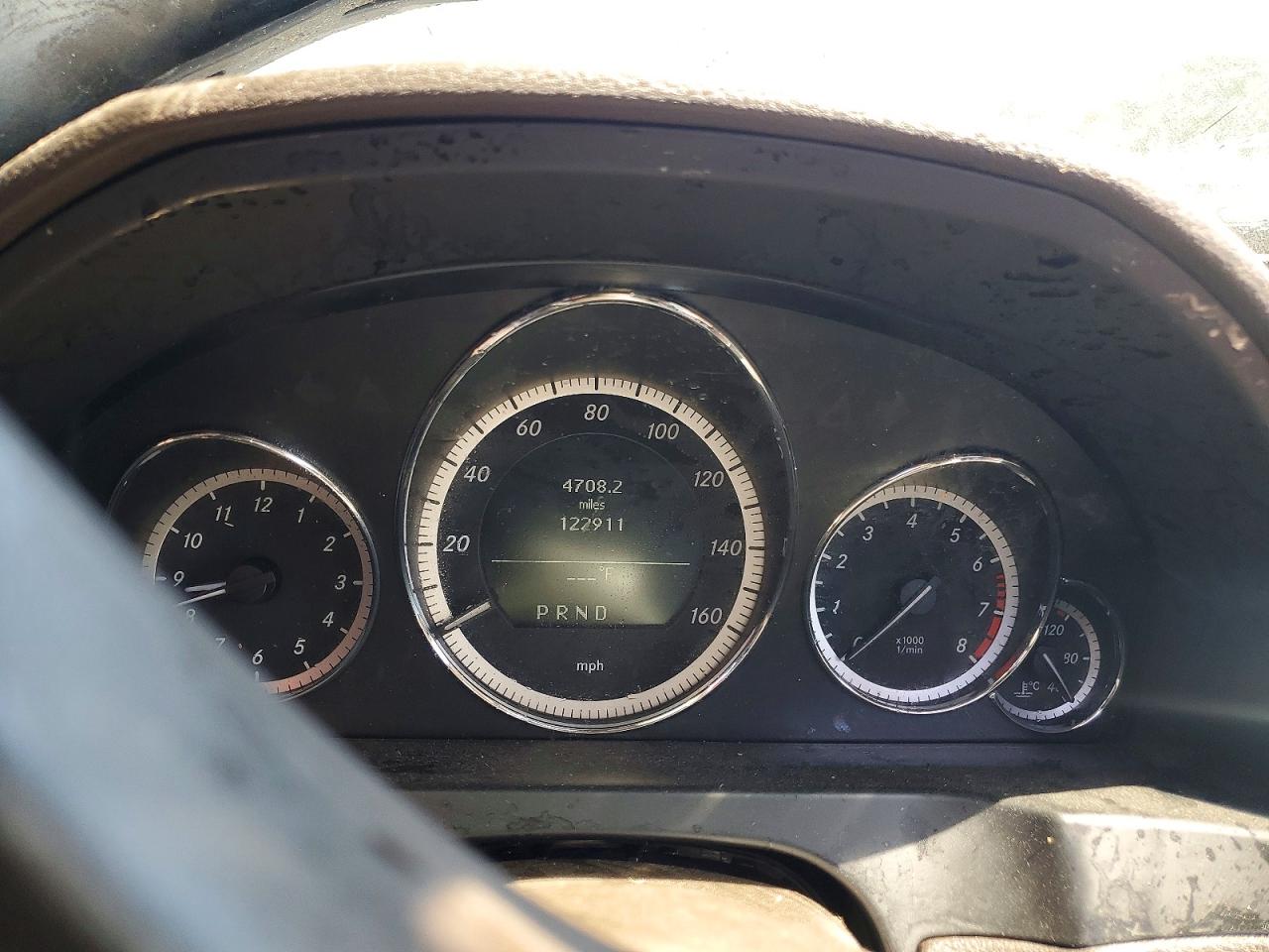 2010 Mercedes-benz E 550 White vin: WDDKJ7CB6AF042995