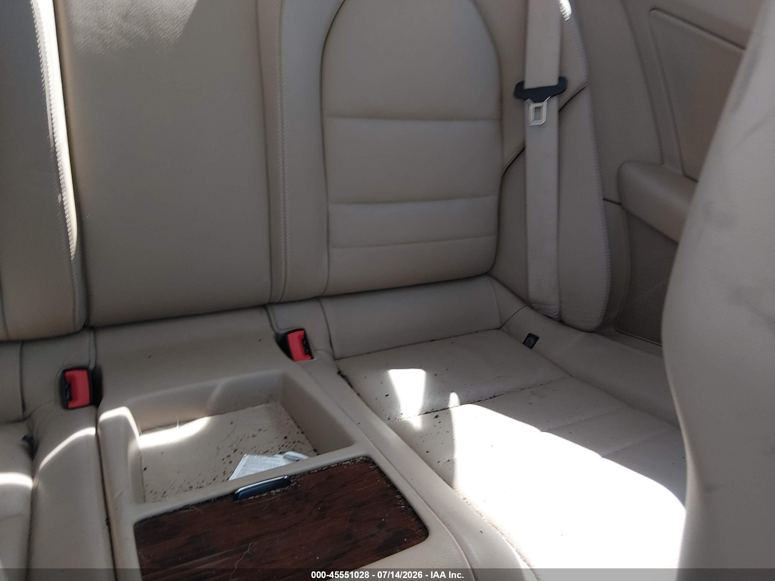 2011 Mercedes-benz E 550 White vin: WDDKJ7CB7BF065669
