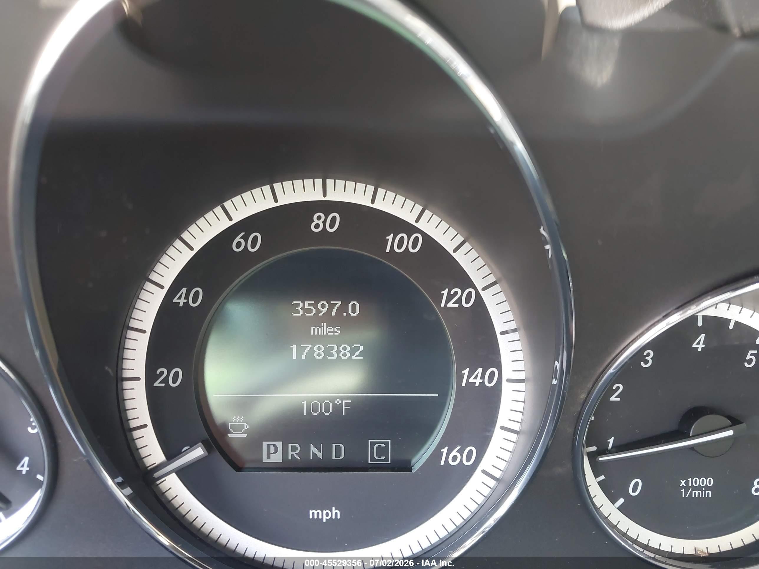 2010 Mercedes-benz E 550   White vin: WDDKJ7CB8AF025289