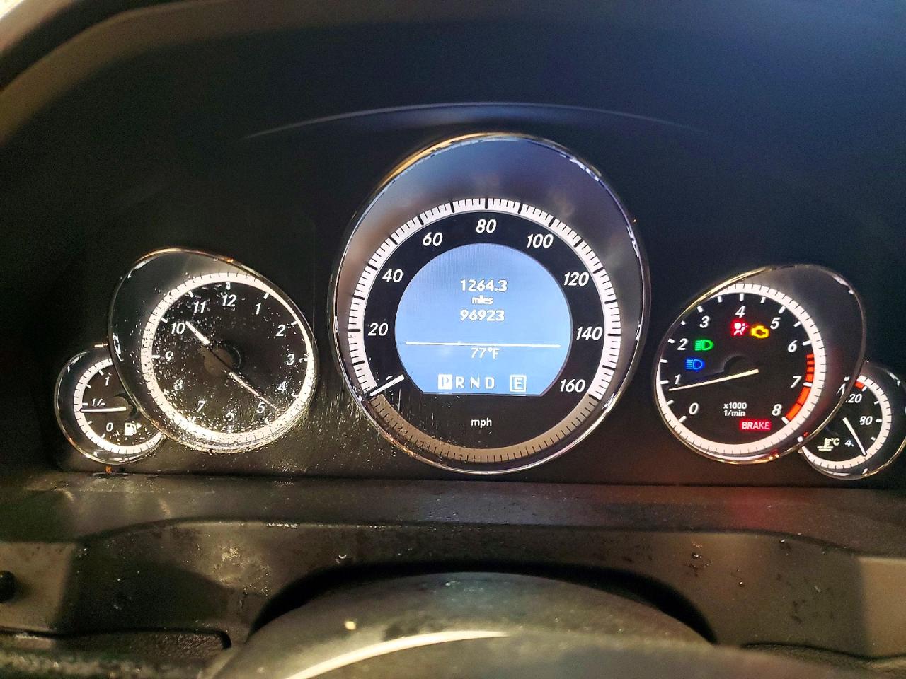 2011 Mercedes-benz E 550 Черный vin: WDDKJ7CB8BF071660