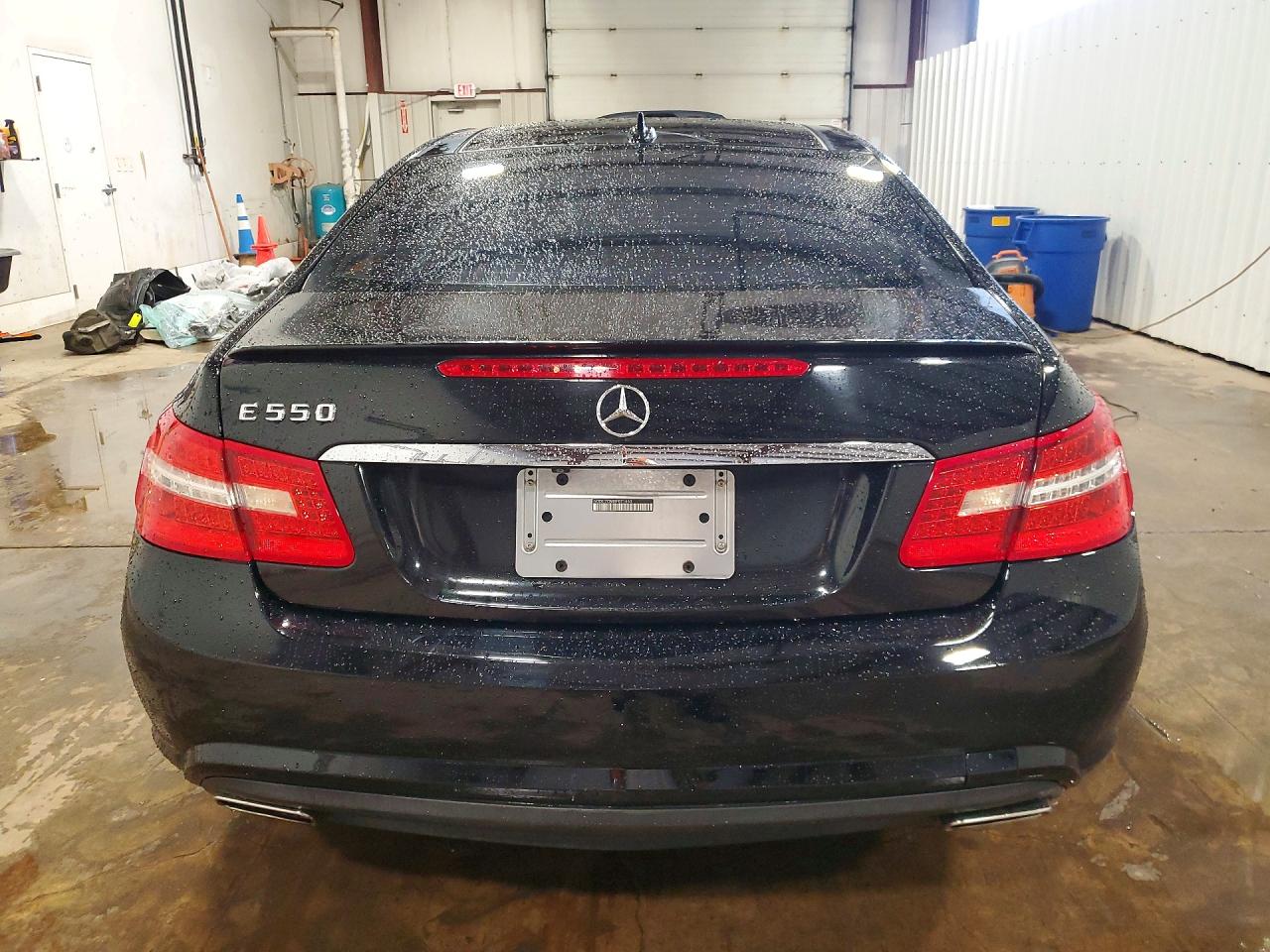 2011 Mercedes-benz E 550 Черный vin: WDDKJ7CB8BF071660