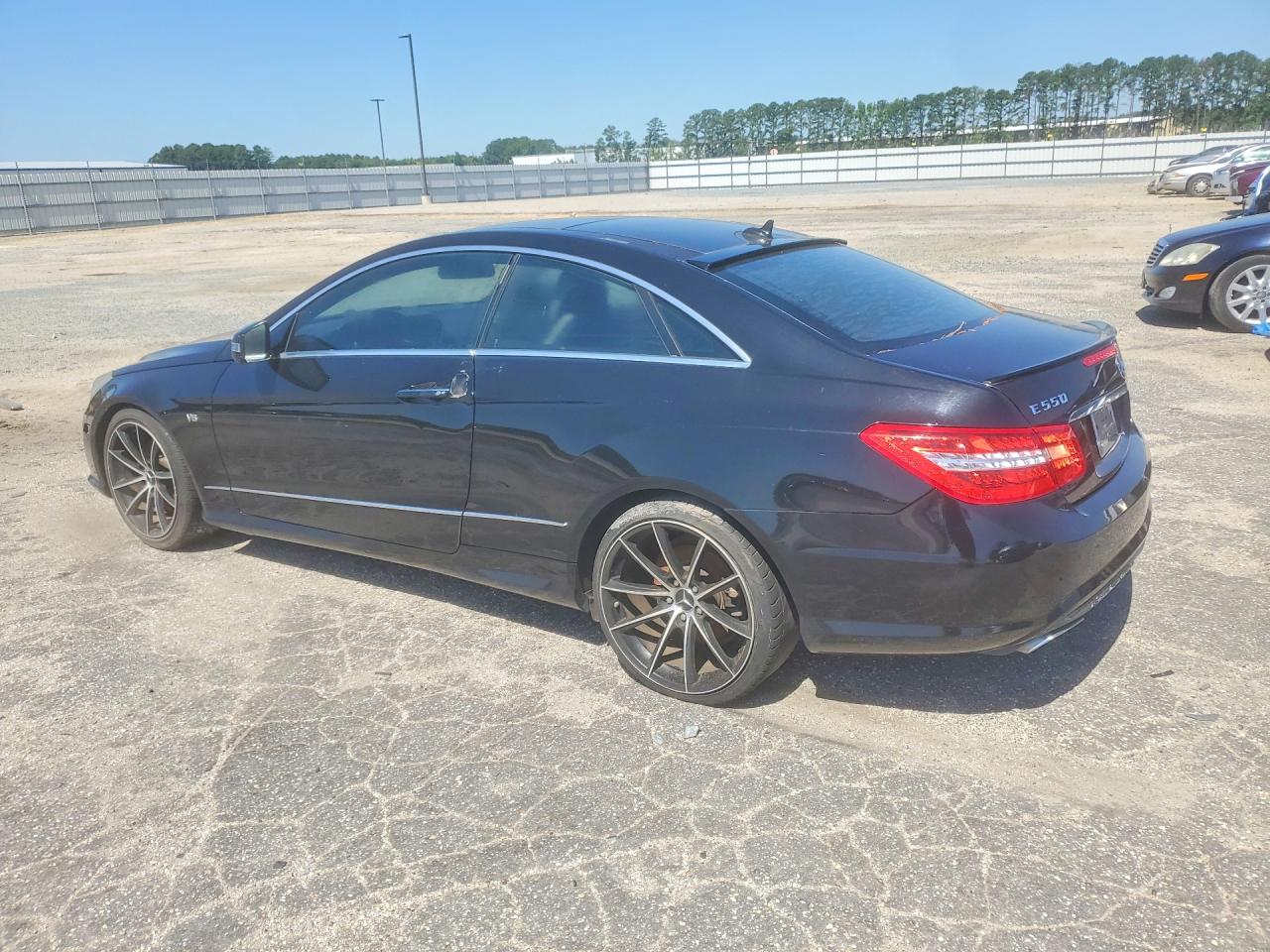 2011 Mercedes-benz E 550 Black vin: WDDKJ7CB9BF065625