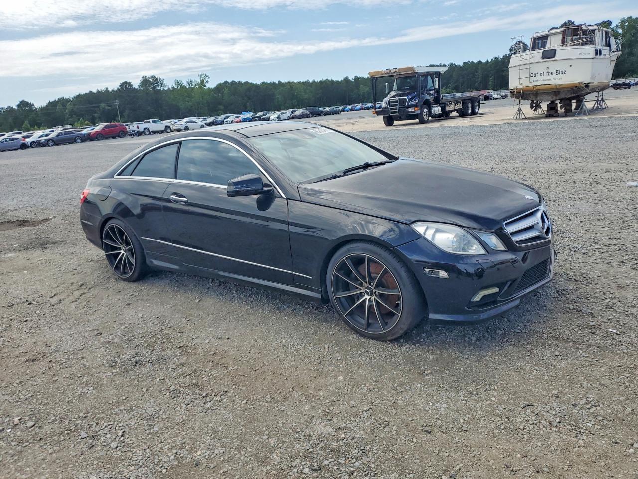 2011 Mercedes-benz E 550 Black vin: WDDKJ7CB9BF065625