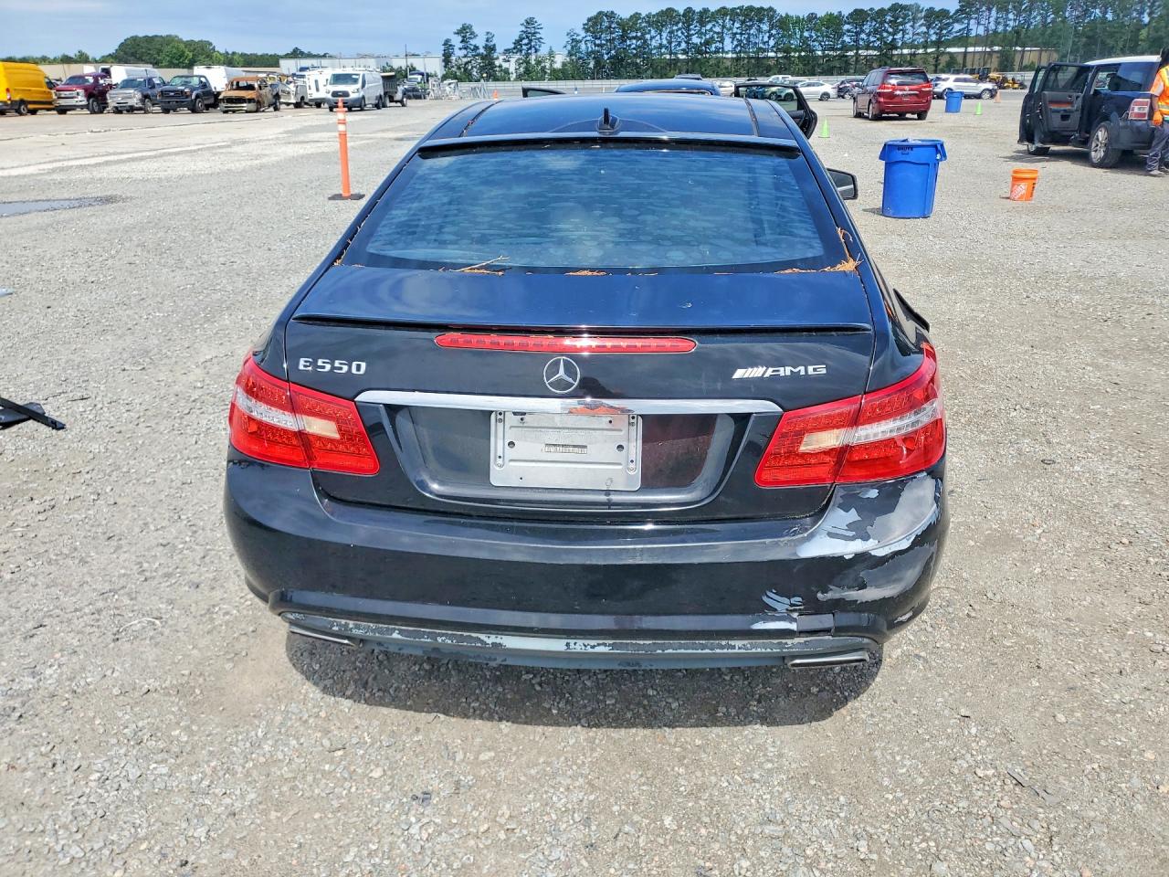 2011 Mercedes-benz E 550 Black vin: WDDKJ7CB9BF065625