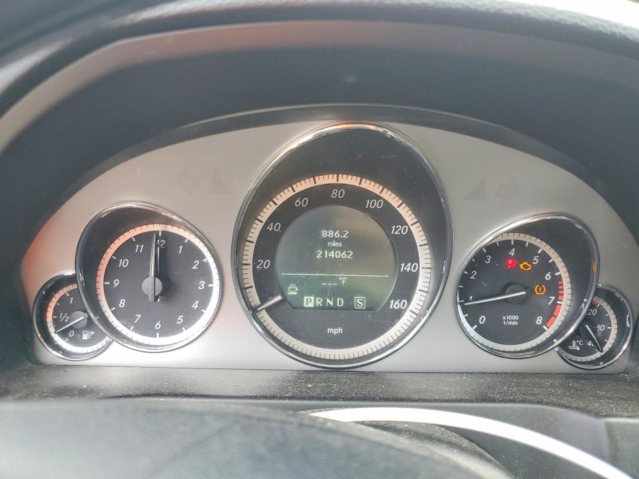 2011 Mercedes-benz E 550 White vin: WDDKJ7CB9BF076754