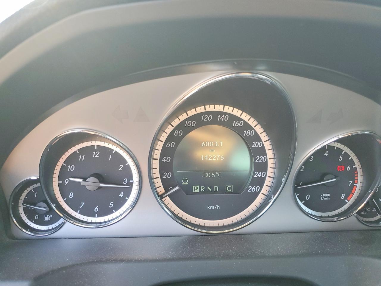 2010 Mercedes-benz E 550 Black vin: WDDKJ7CBXAF049920