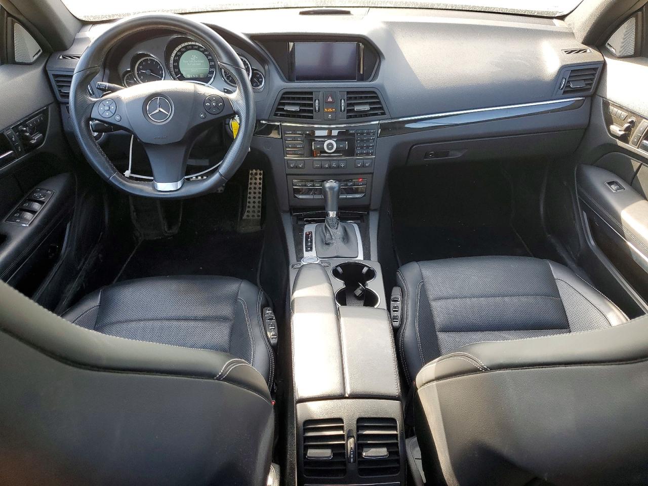 2010 Mercedes-benz E 550 Black vin: WDDKJ7CBXAF049920