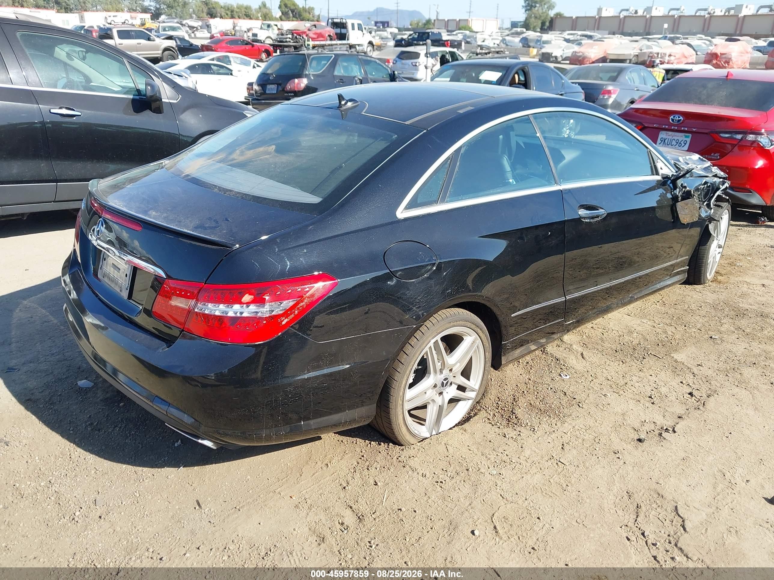 2013 Mercedes-benz E 550   Black vin: WDDKJ7DB1DF184111