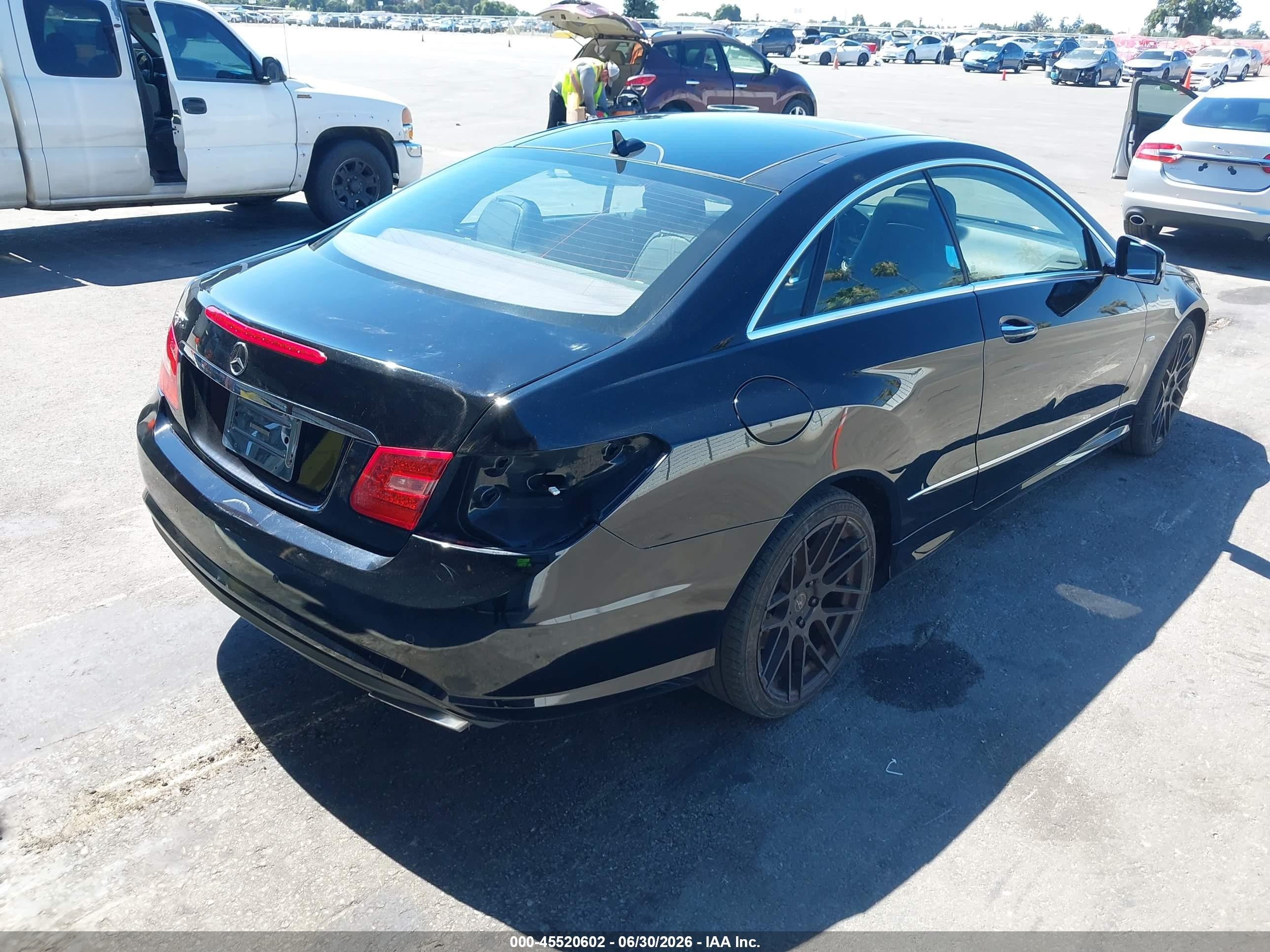 2012 Mercedes-benz E 550 Black vin: WDDKJ7DB9CF155325