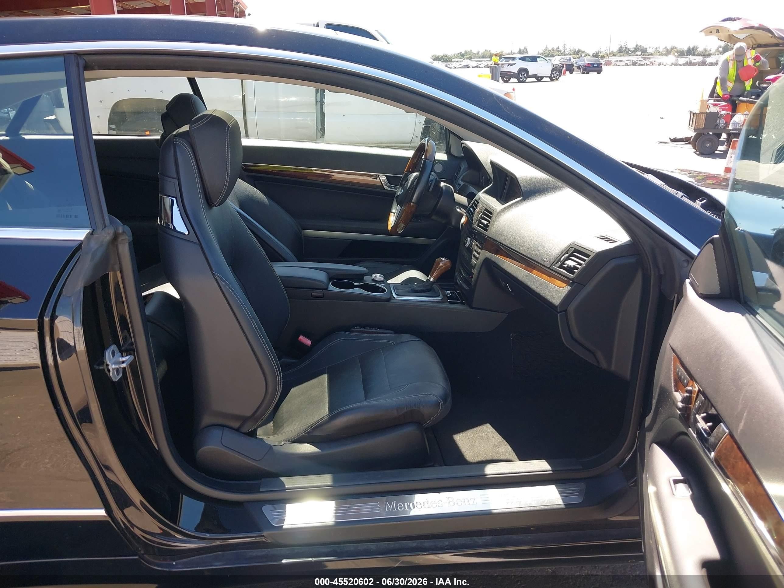 2012 Mercedes-benz E 550 Black vin: WDDKJ7DB9CF155325