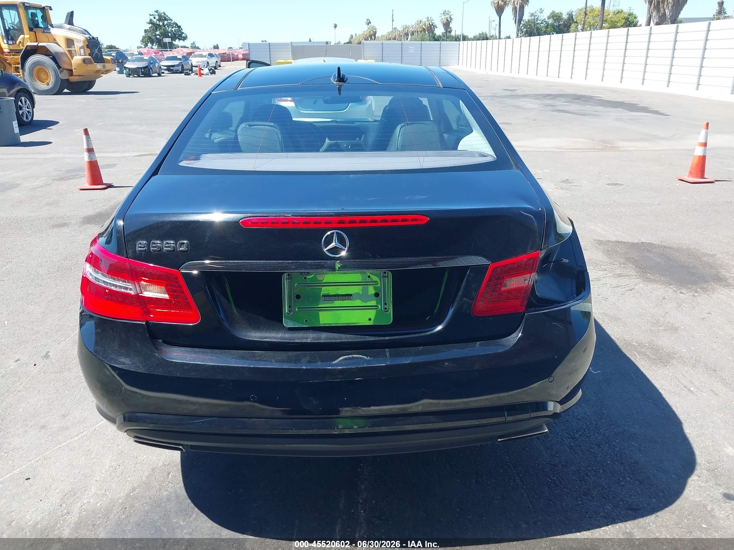 2012 Mercedes-benz E 550 Black vin: WDDKJ7DB9CF155325