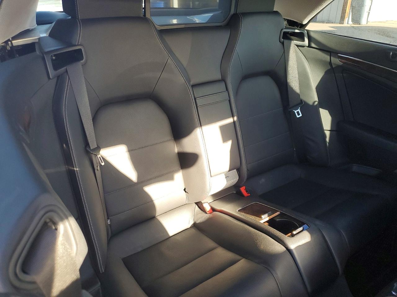 2011 Mercedes-benz E 350 White vin: WDDKK5GF3BF060046