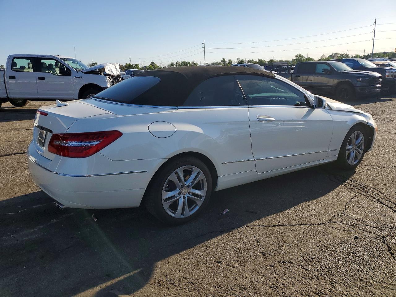 2011 Mercedes-benz E 350 White vin: WDDKK5GF3BF060046