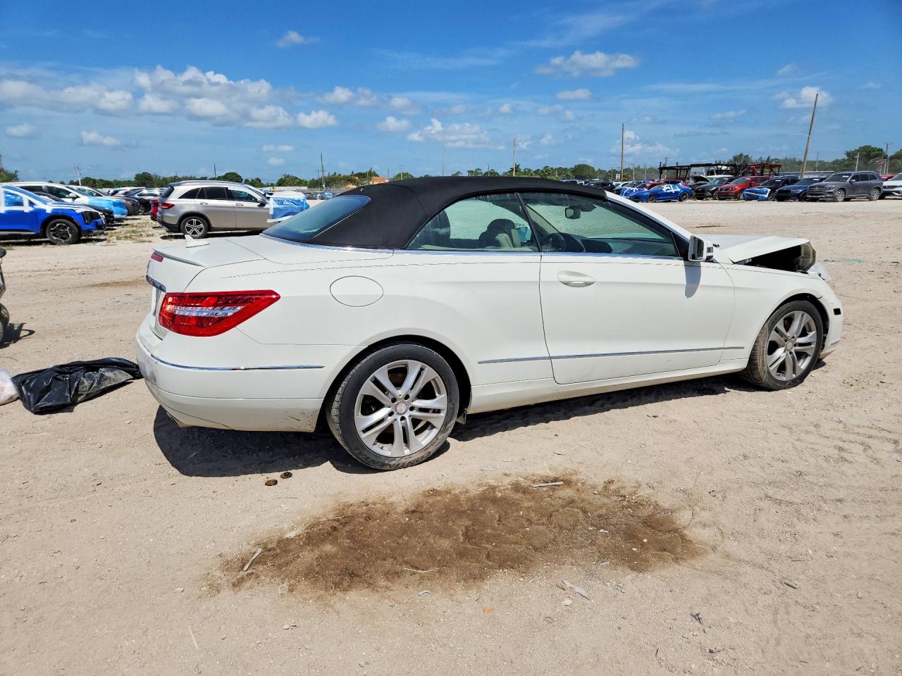2011 Mercedes-benz E 350 White vin: WDDKK5GF3BF097873
