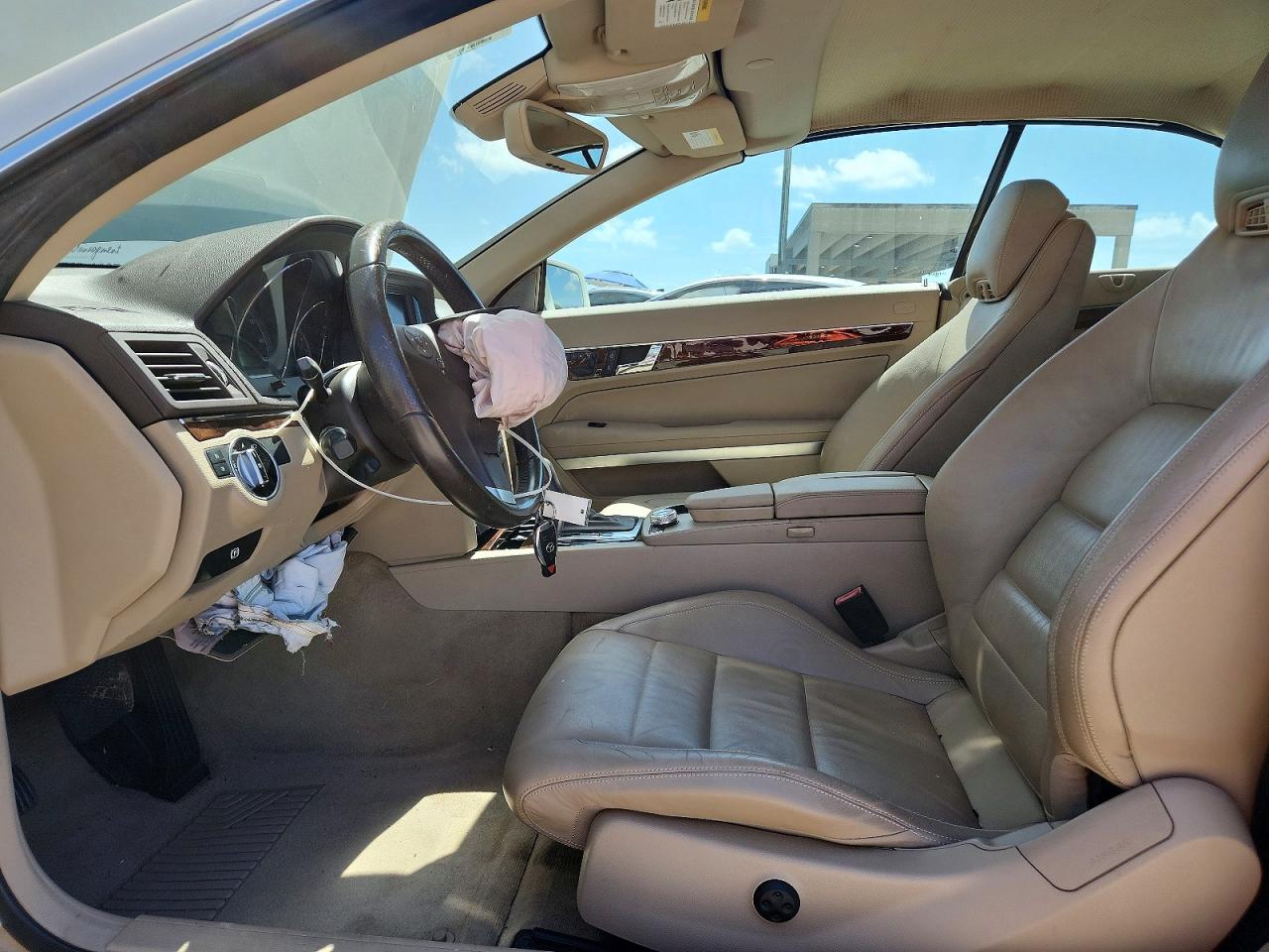 2011 Mercedes-benz E 350 White vin: WDDKK5GF3BF097873
