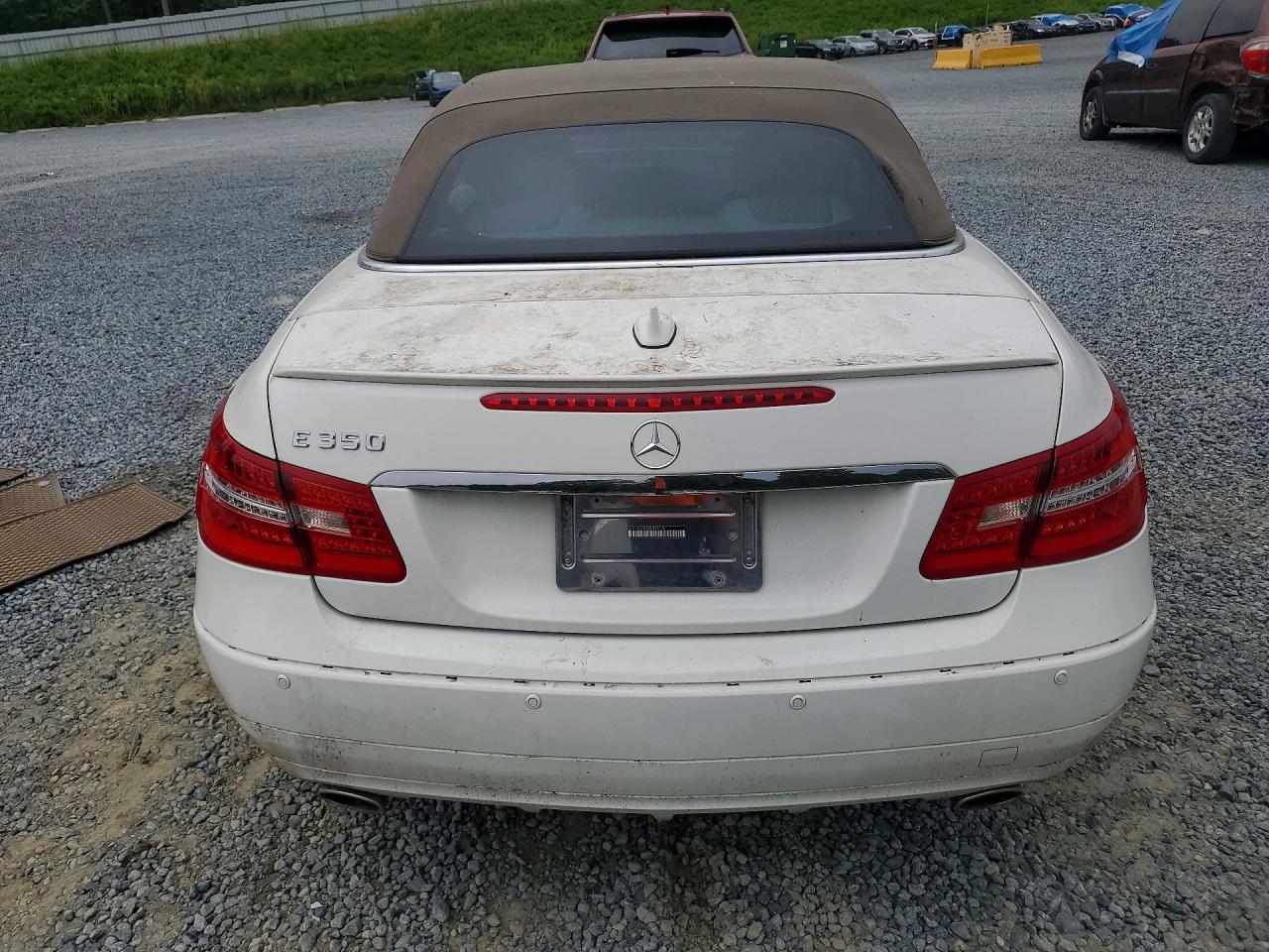 2011 Mercedes-benz E 350 Белый vin: WDDKK5GF5BF058198