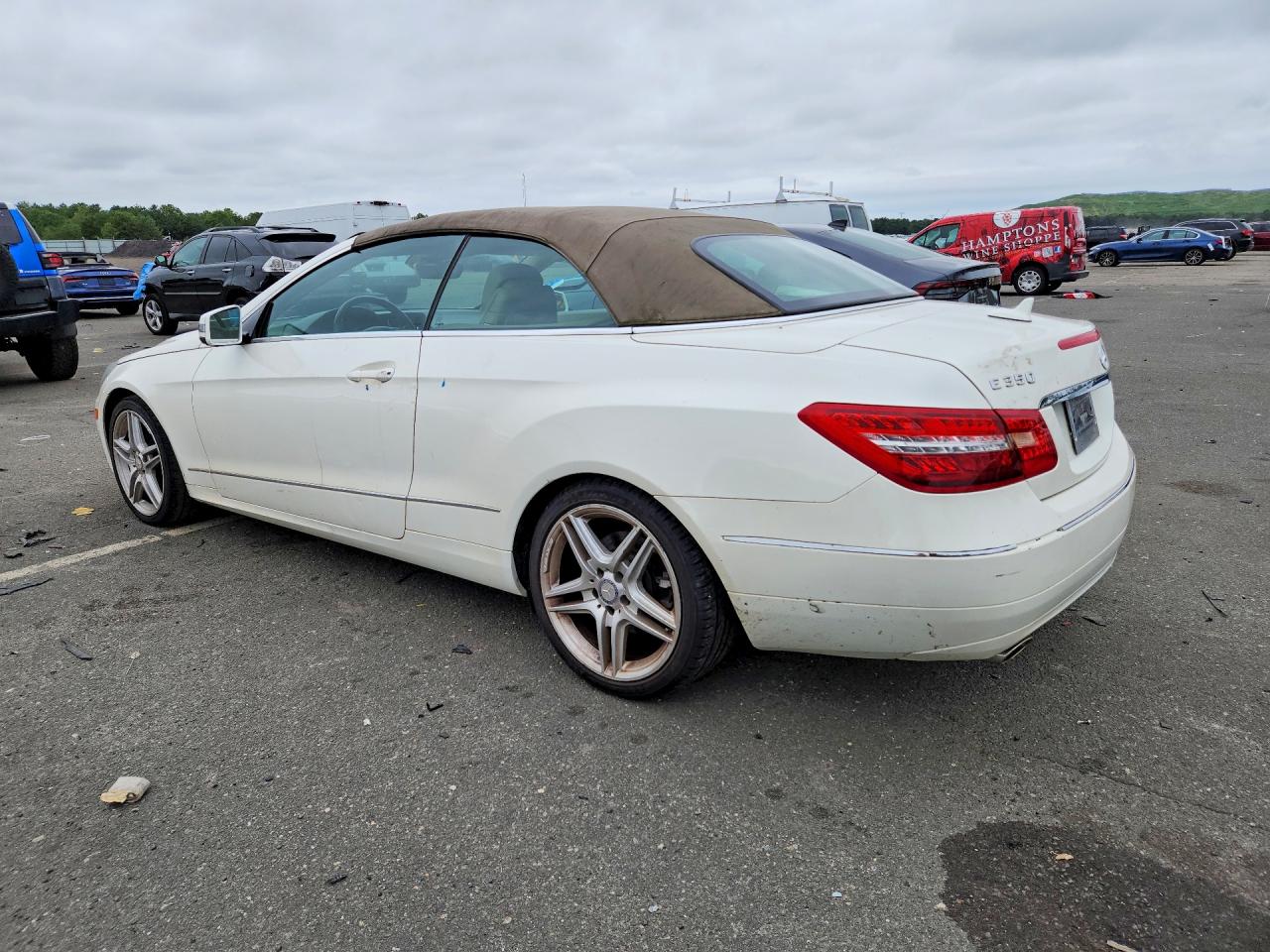 2011 Mercedes-benz E 350 White vin: WDDKK5GF7BF076489