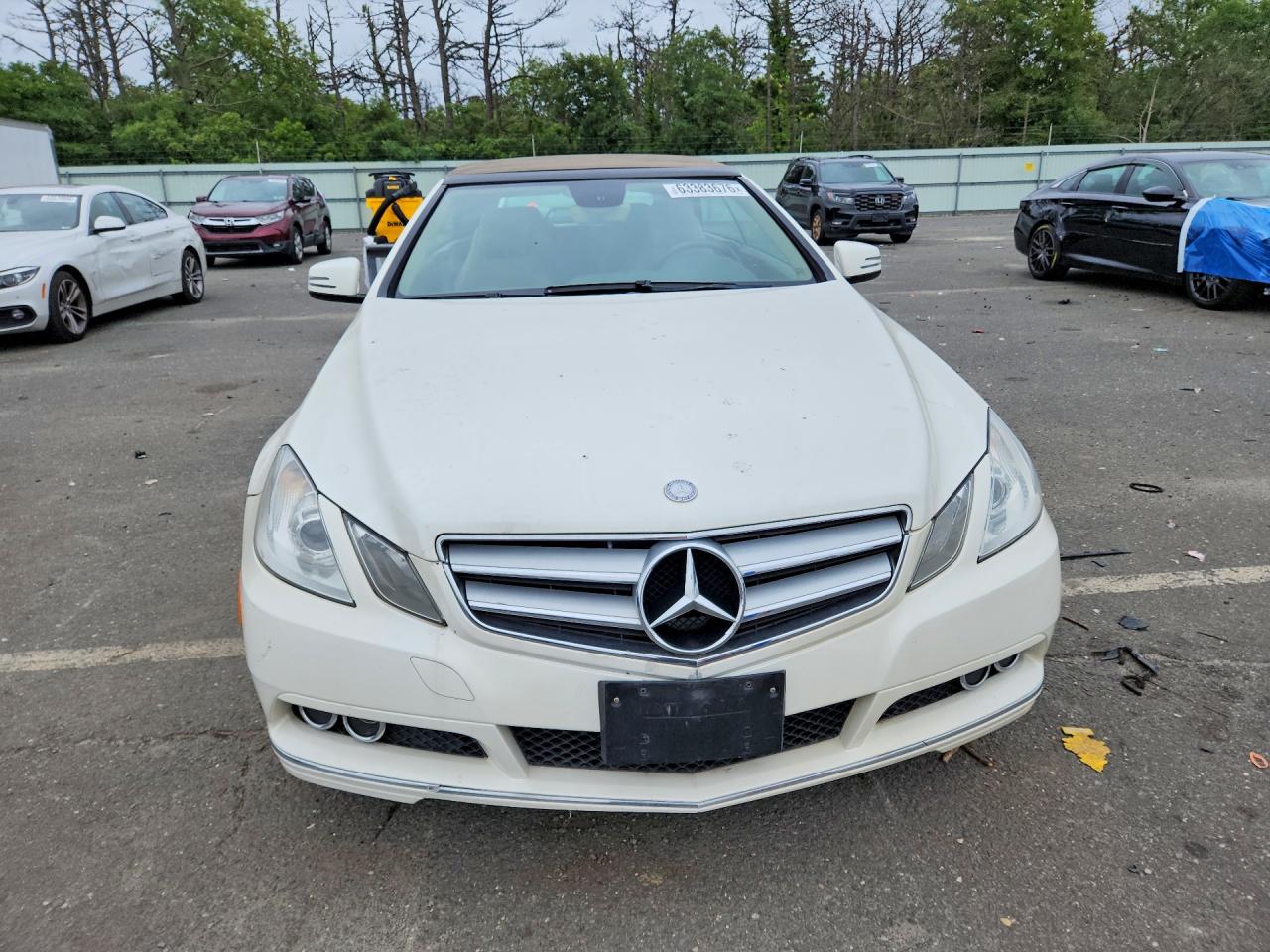2011 Mercedes-benz E 350 White vin: WDDKK5GF7BF076489