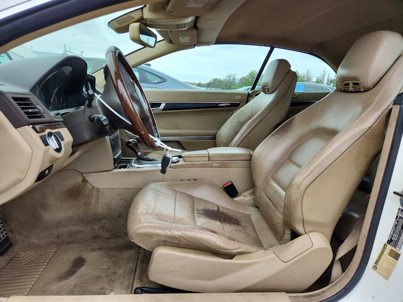 2011 Mercedes-benz E 350 White vin: WDDKK5GF7BF076489