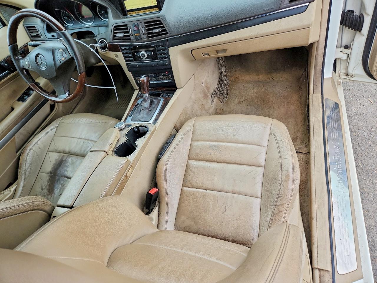 2011 Mercedes-benz E 350 White vin: WDDKK5GF7BF076489