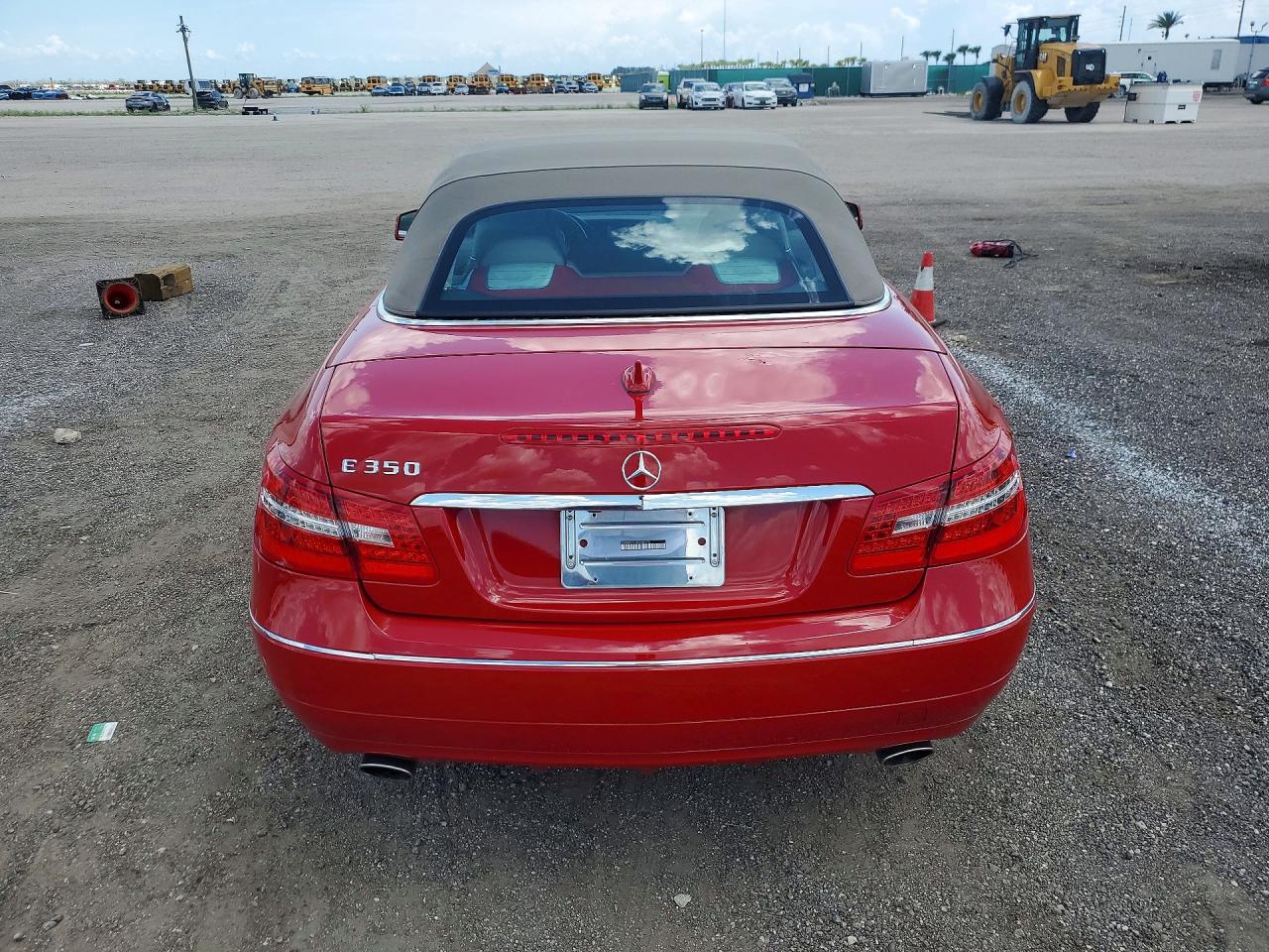 2011 Mercedes-benz E 350 Красный vin: WDDKK5GF7BF086374